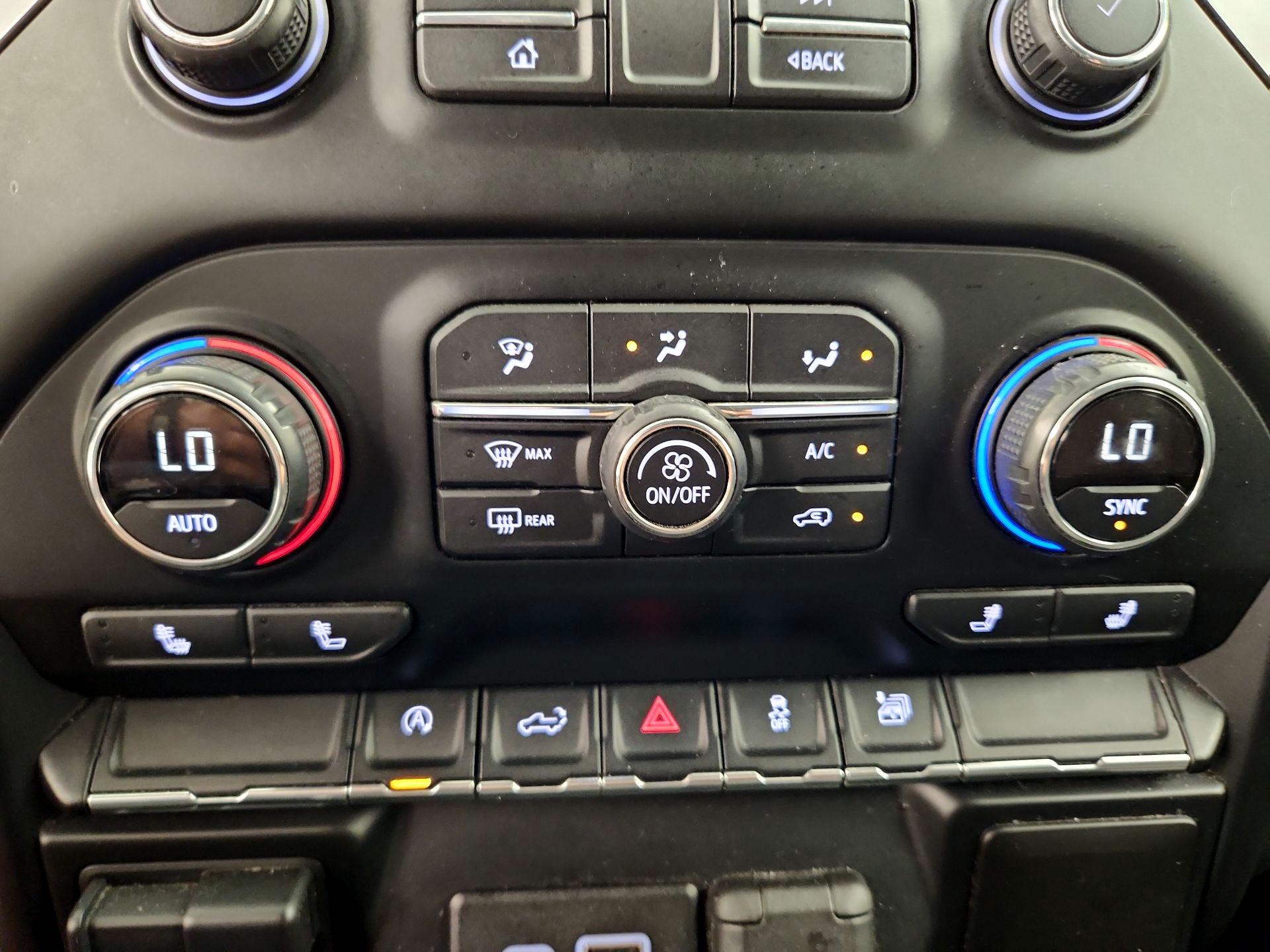 Thumbnail: 2019 Chevrolet Silverado 1500 - 16