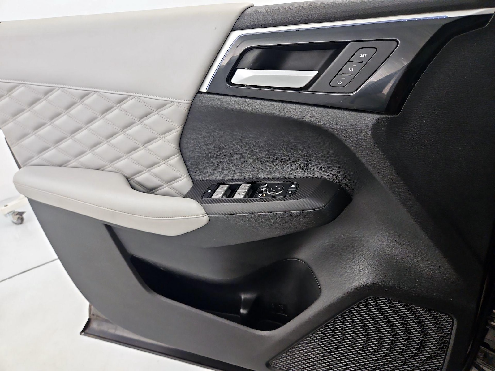 2023 Mitsubishi Outlander SEL - Photo 13