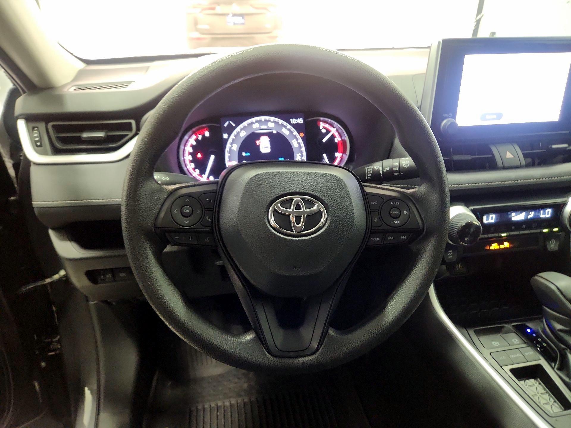 Thumbnail: 2024 Toyota RAV4 - 10