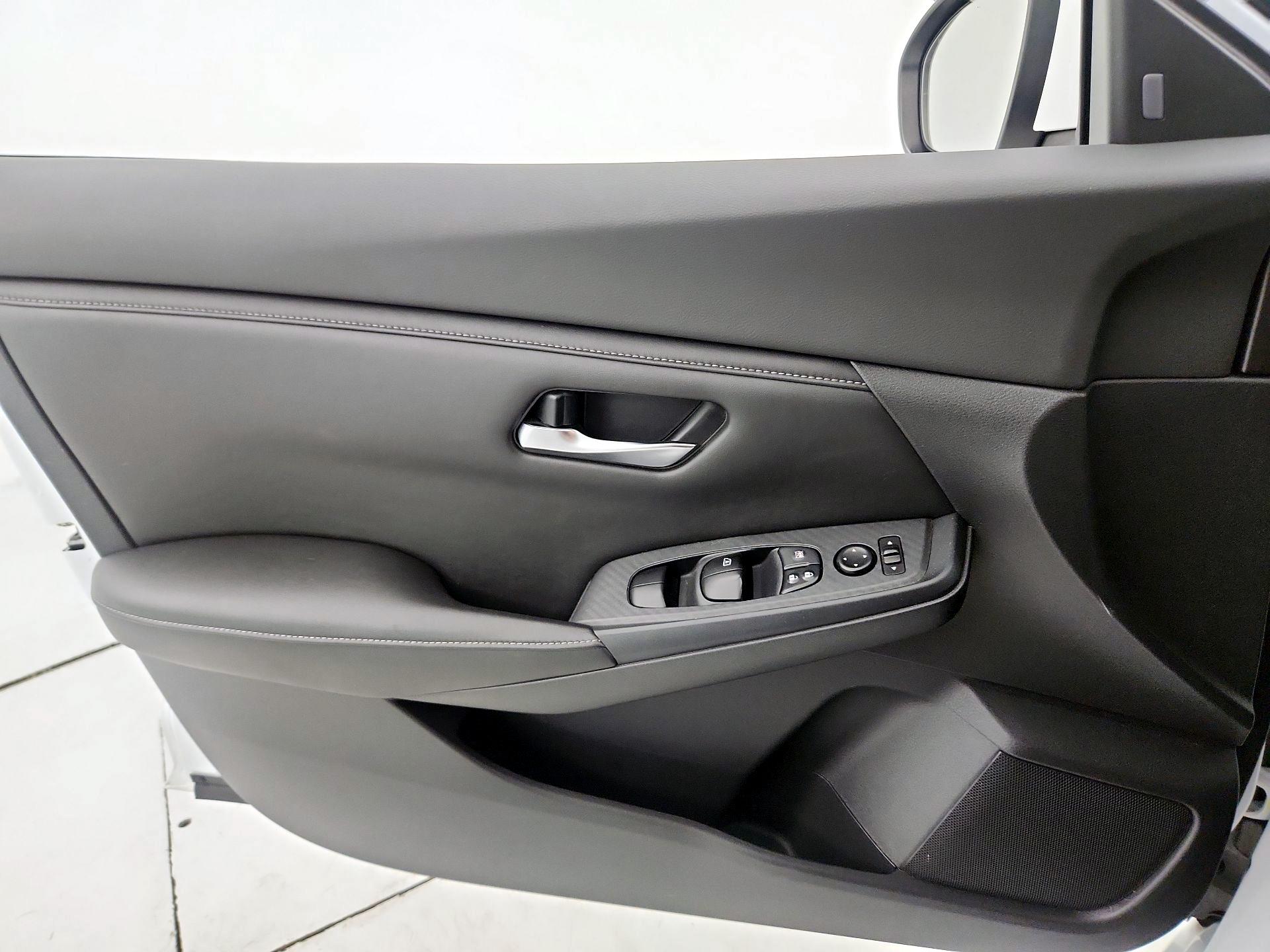 Thumbnail: 2020 Nissan Sentra - 12