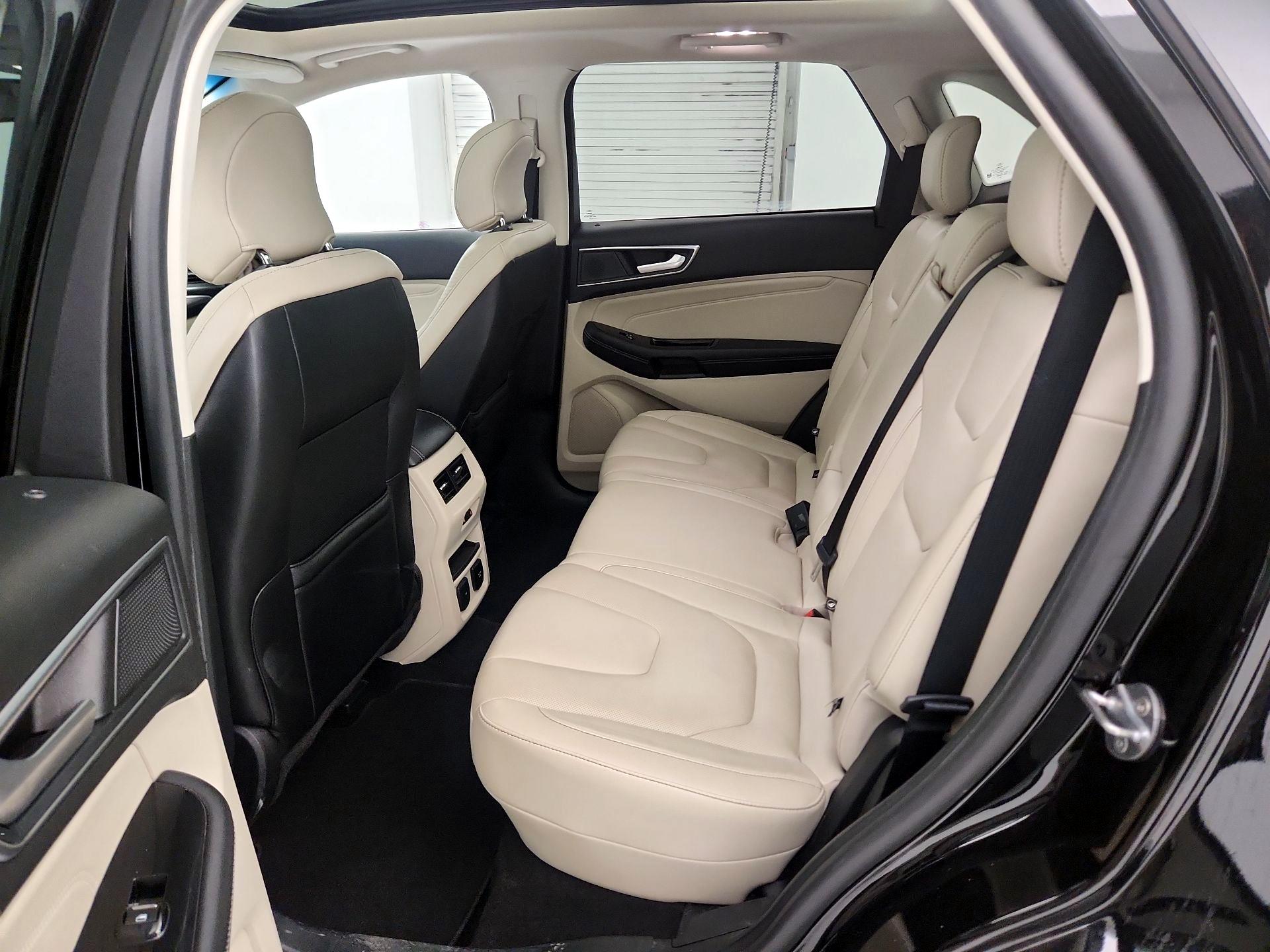 Thumbnail: 2019 Ford Edge - 19