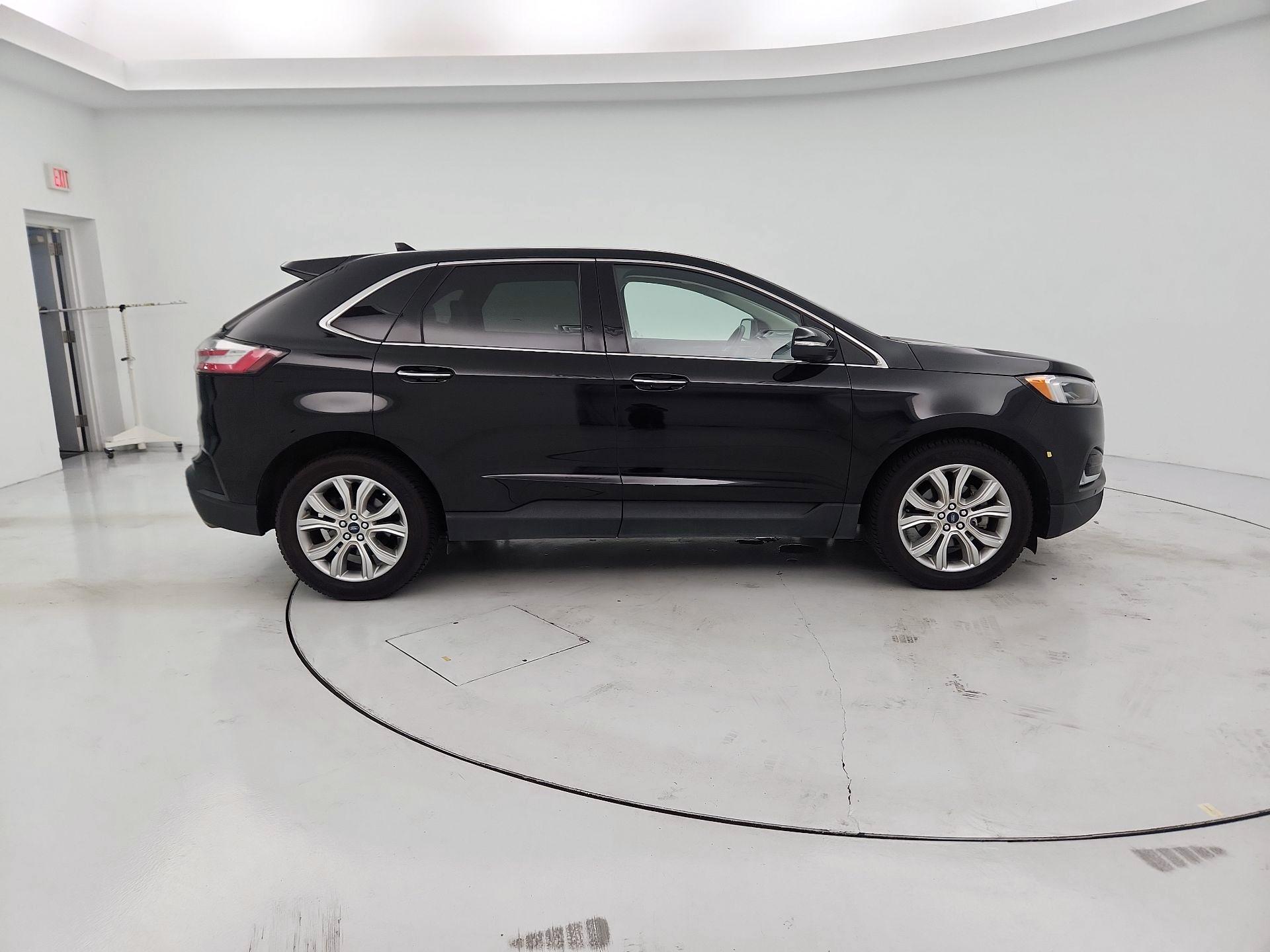 Thumbnail: 2019 Ford Edge - 4