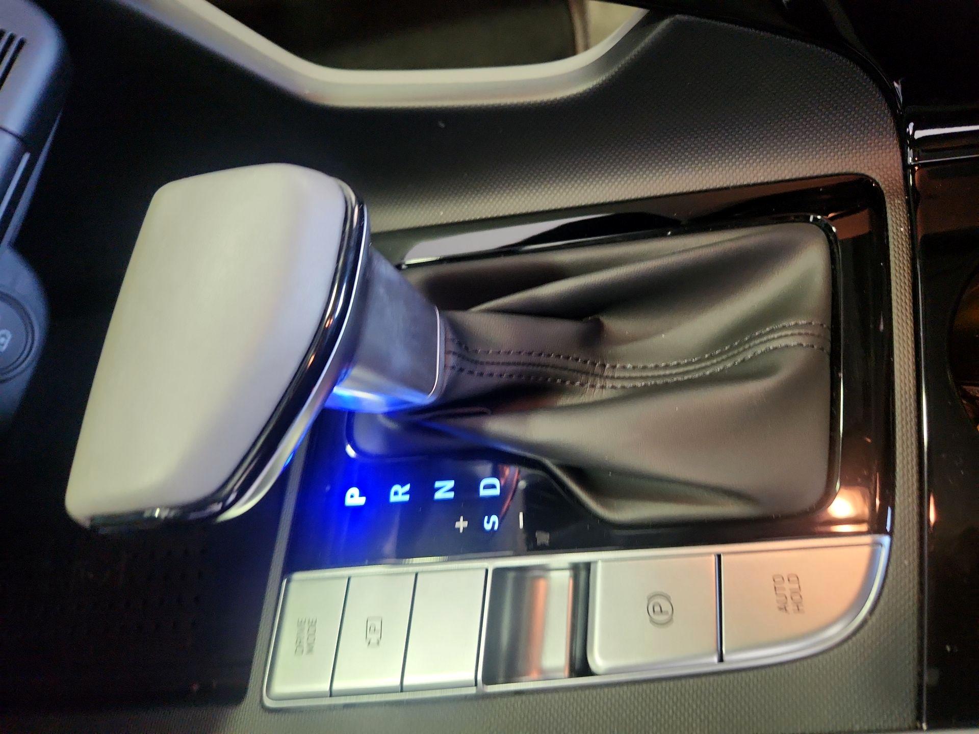 Thumbnail: 2023 Hyundai Elantra - 17