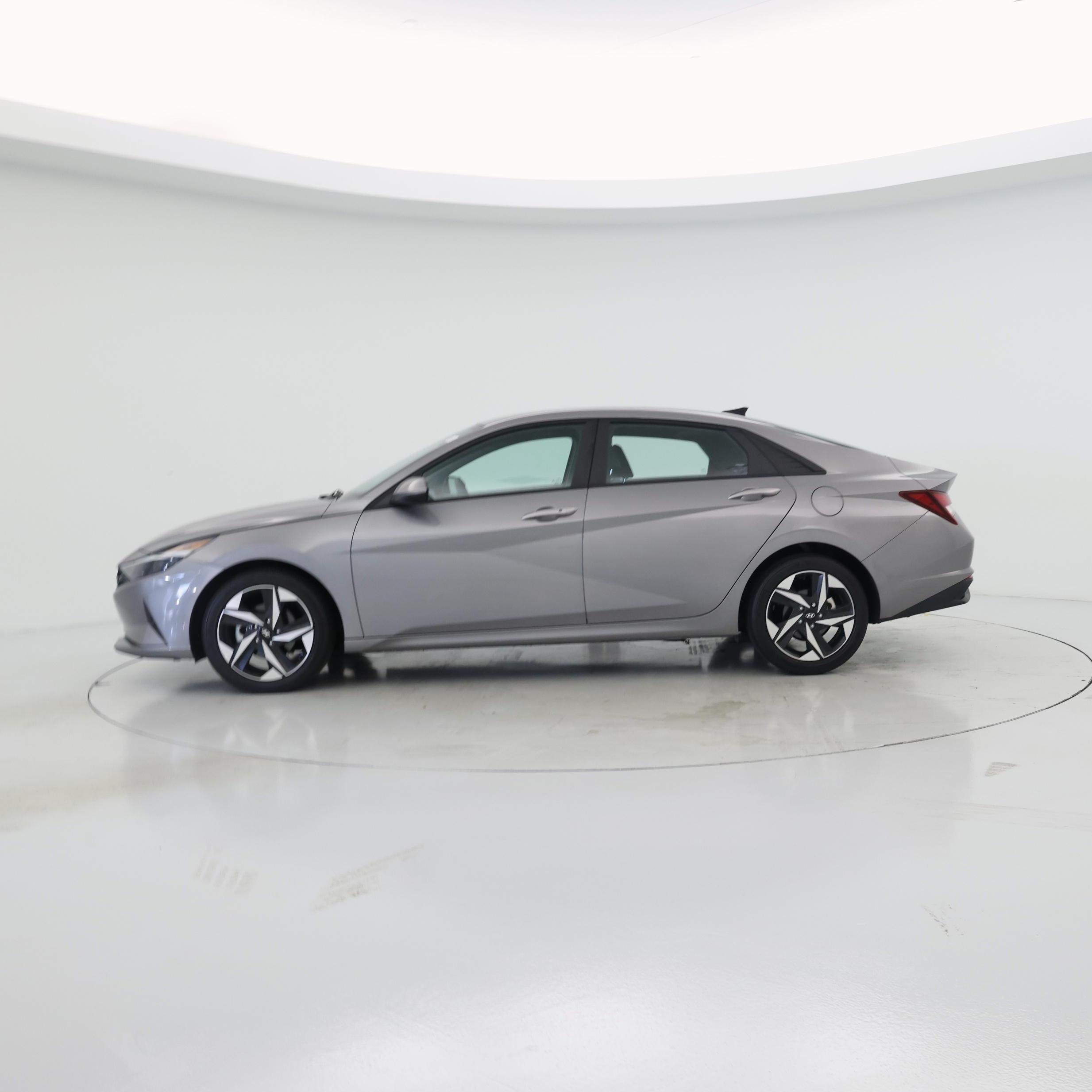 Thumbnail: 2023 Hyundai Elantra - 3