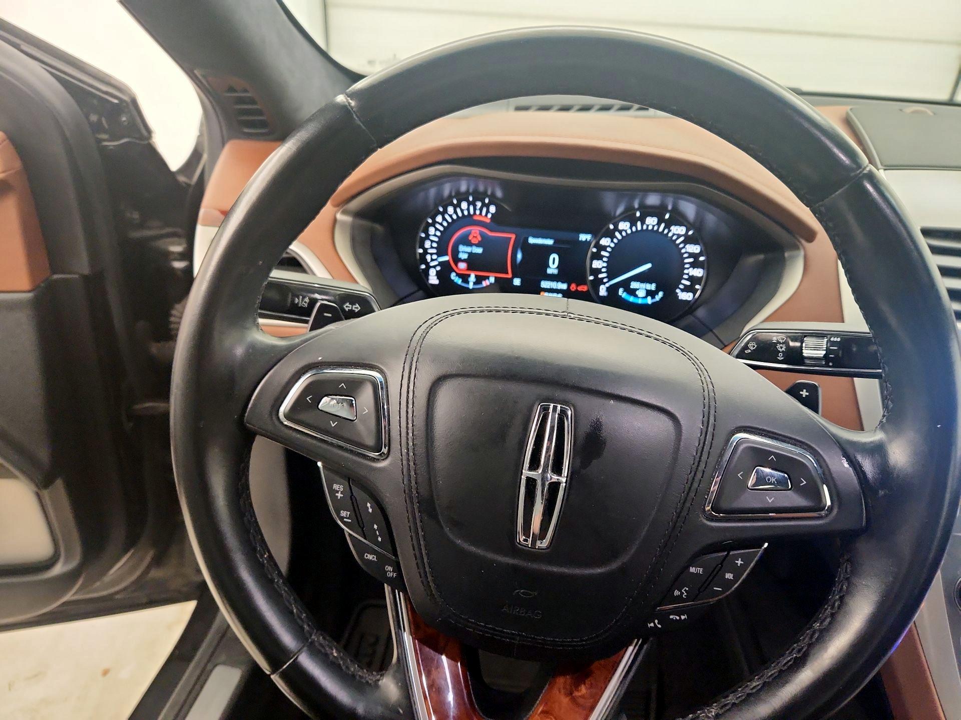 Thumbnail: 2017 Lincoln MKZ - 10