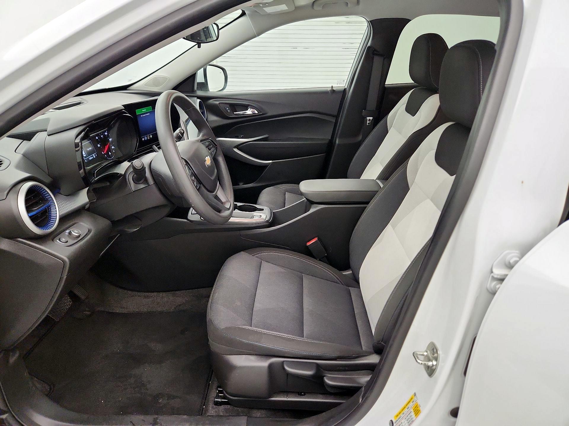 Thumbnail: 2025 Chevrolet Trax - 11