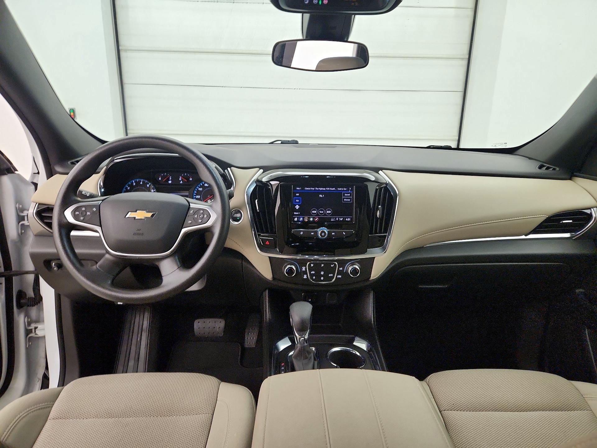 Thumbnail: 2023 Chevrolet Traverse - 9