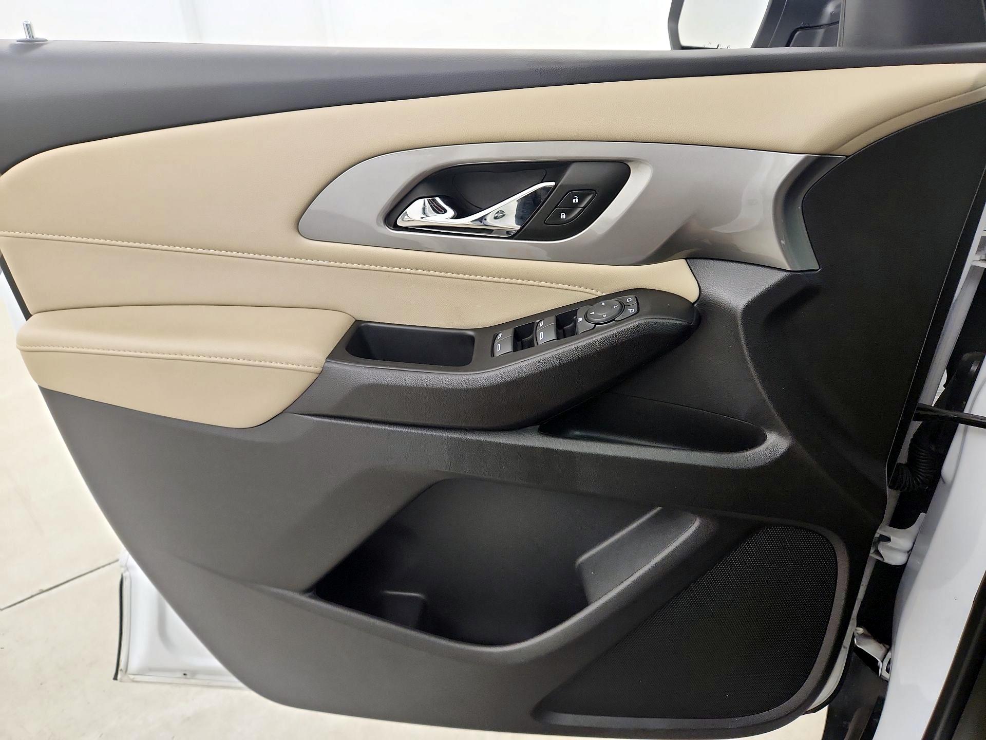 Thumbnail: 2023 Chevrolet Traverse - 12
