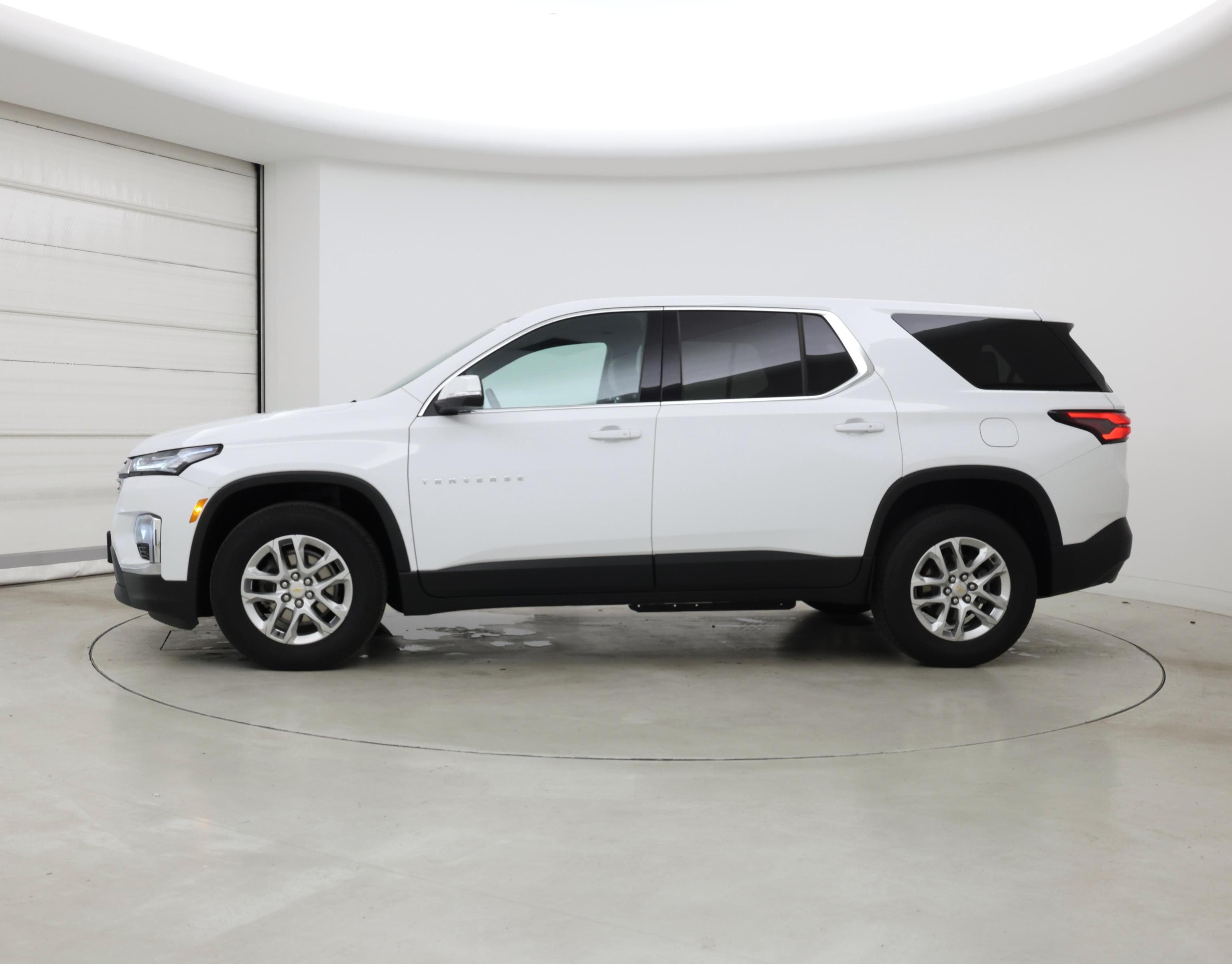 Thumbnail: 2023 Chevrolet Traverse - 3