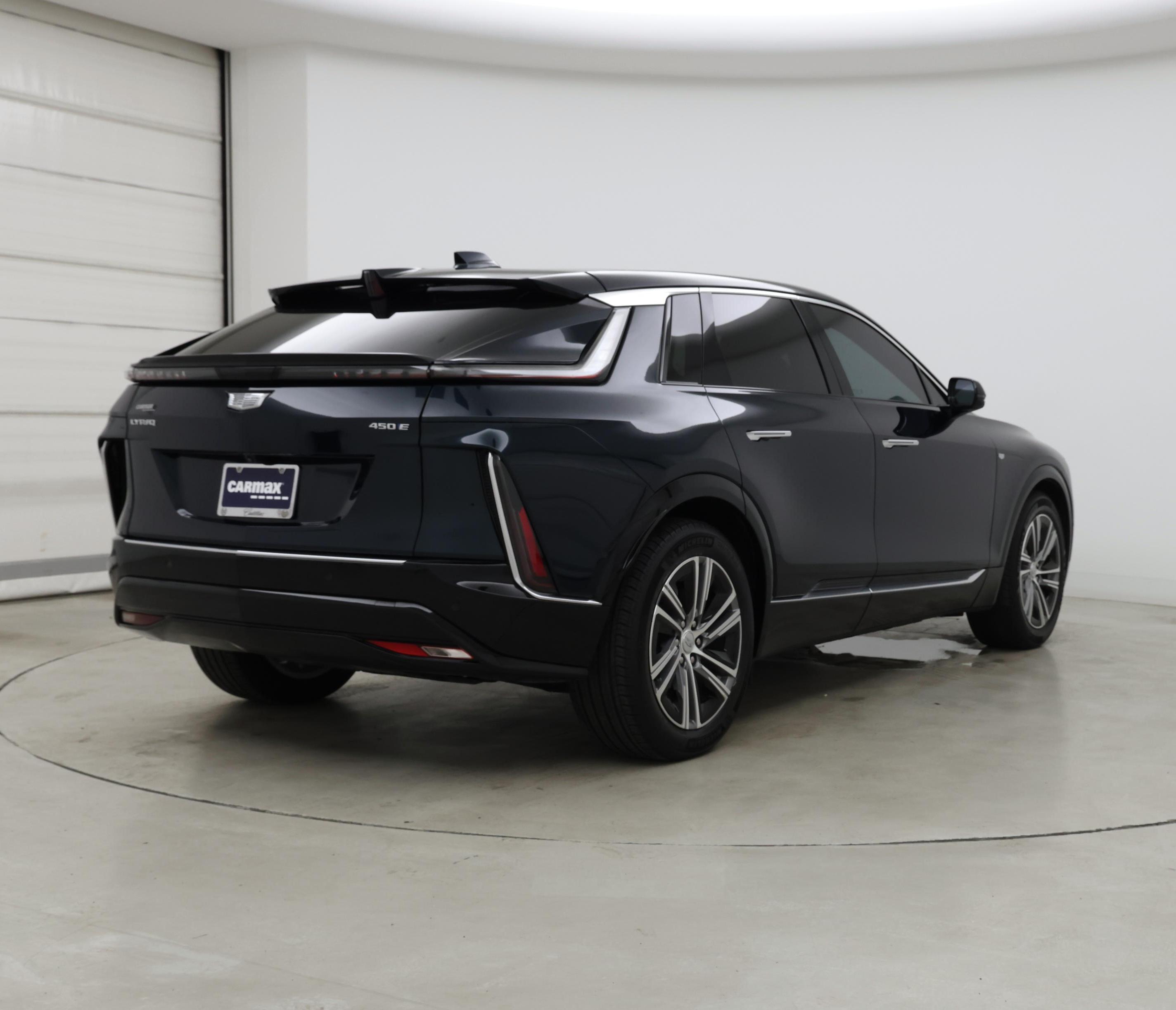 Thumbnail: 2024 Cadillac Lyriq - 8