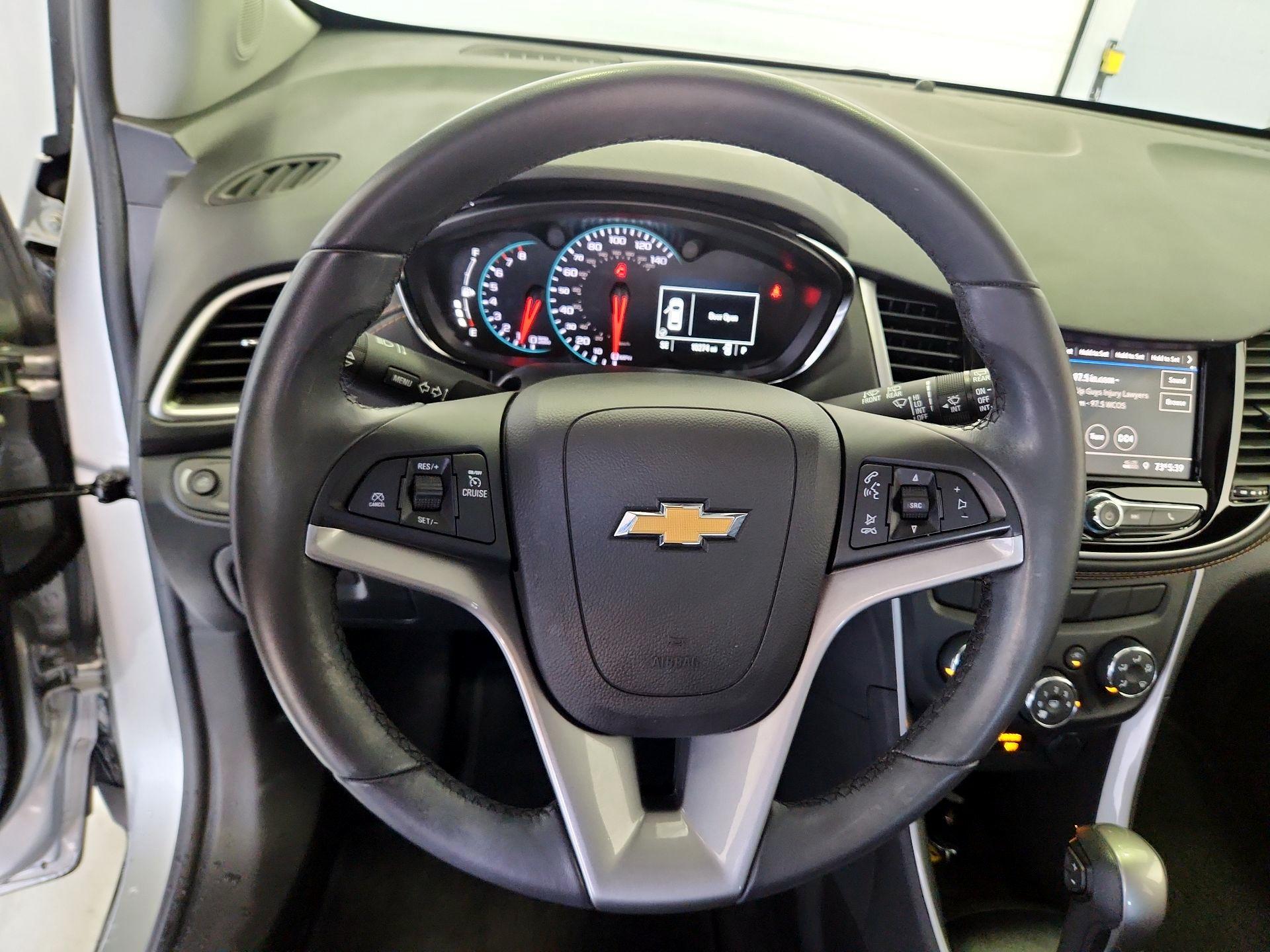 Thumbnail: 2022 Chevrolet Trax - 10