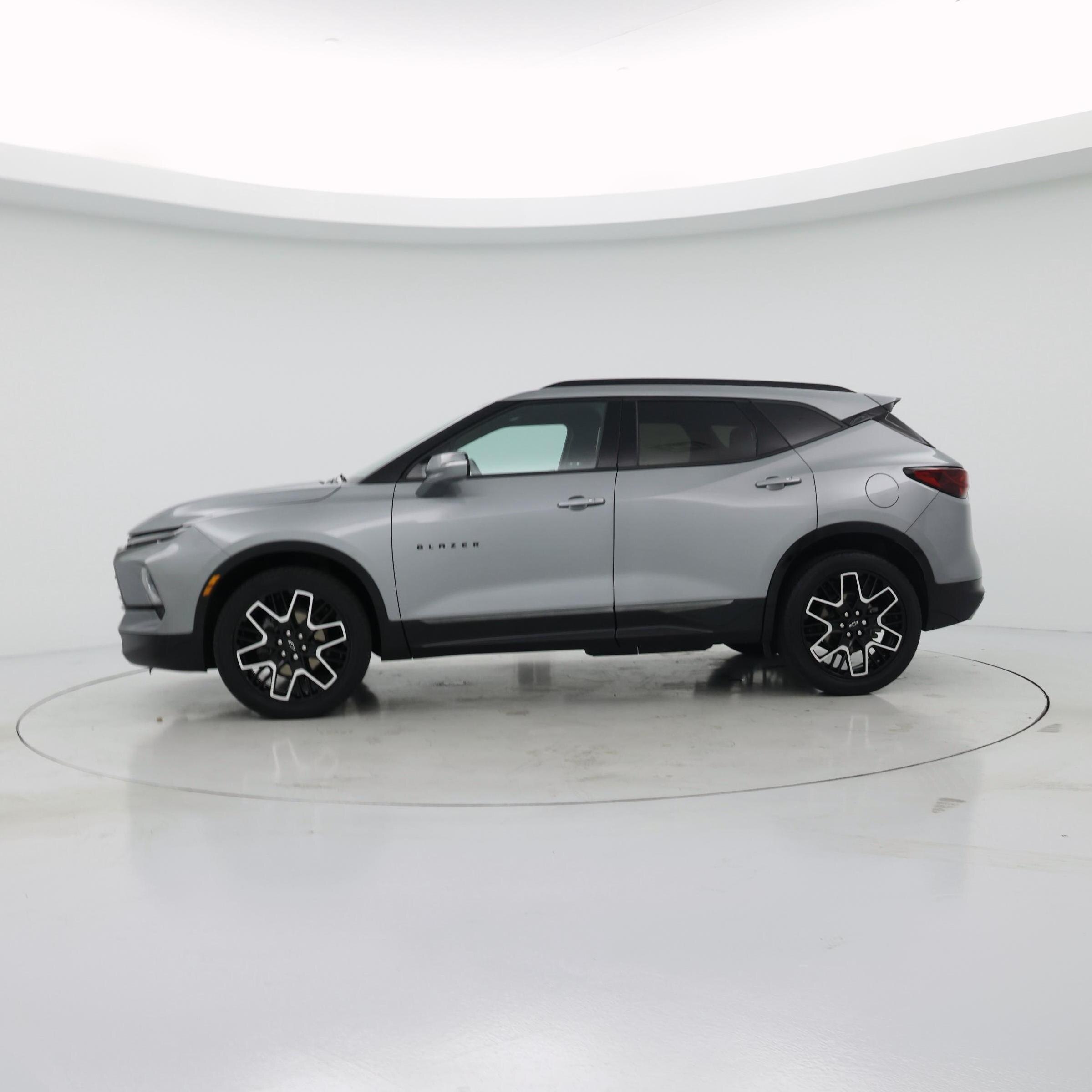 Thumbnail: 2023 Chevrolet Blazer - 3