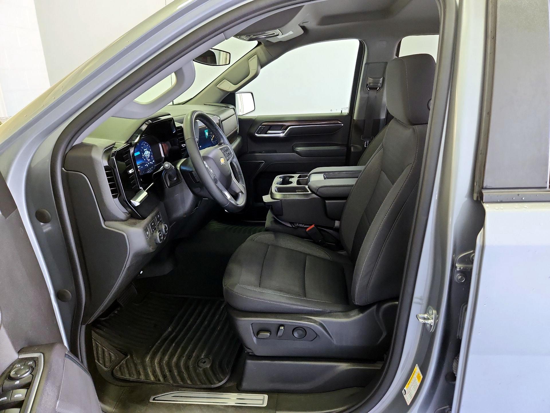 Thumbnail: 2023 Chevrolet Silverado 1500 - 11