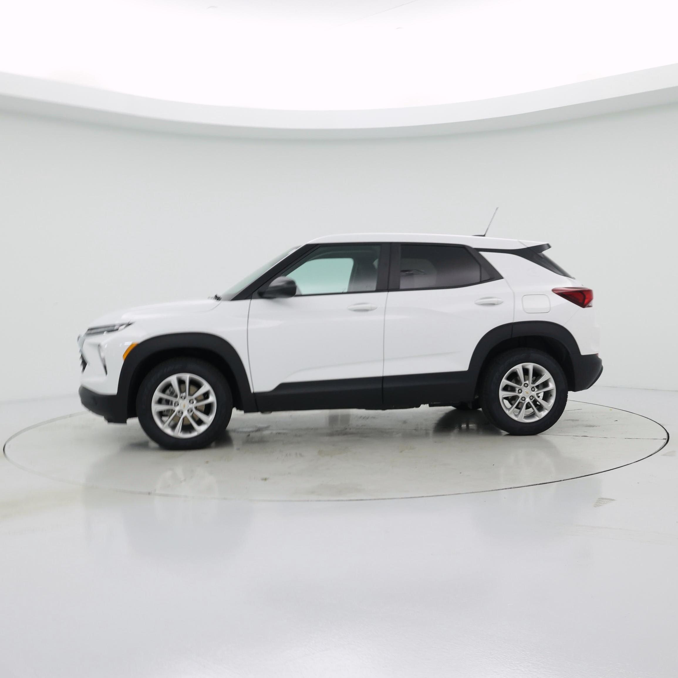 Thumbnail: 2024 Chevrolet TrailBlazer - 3
