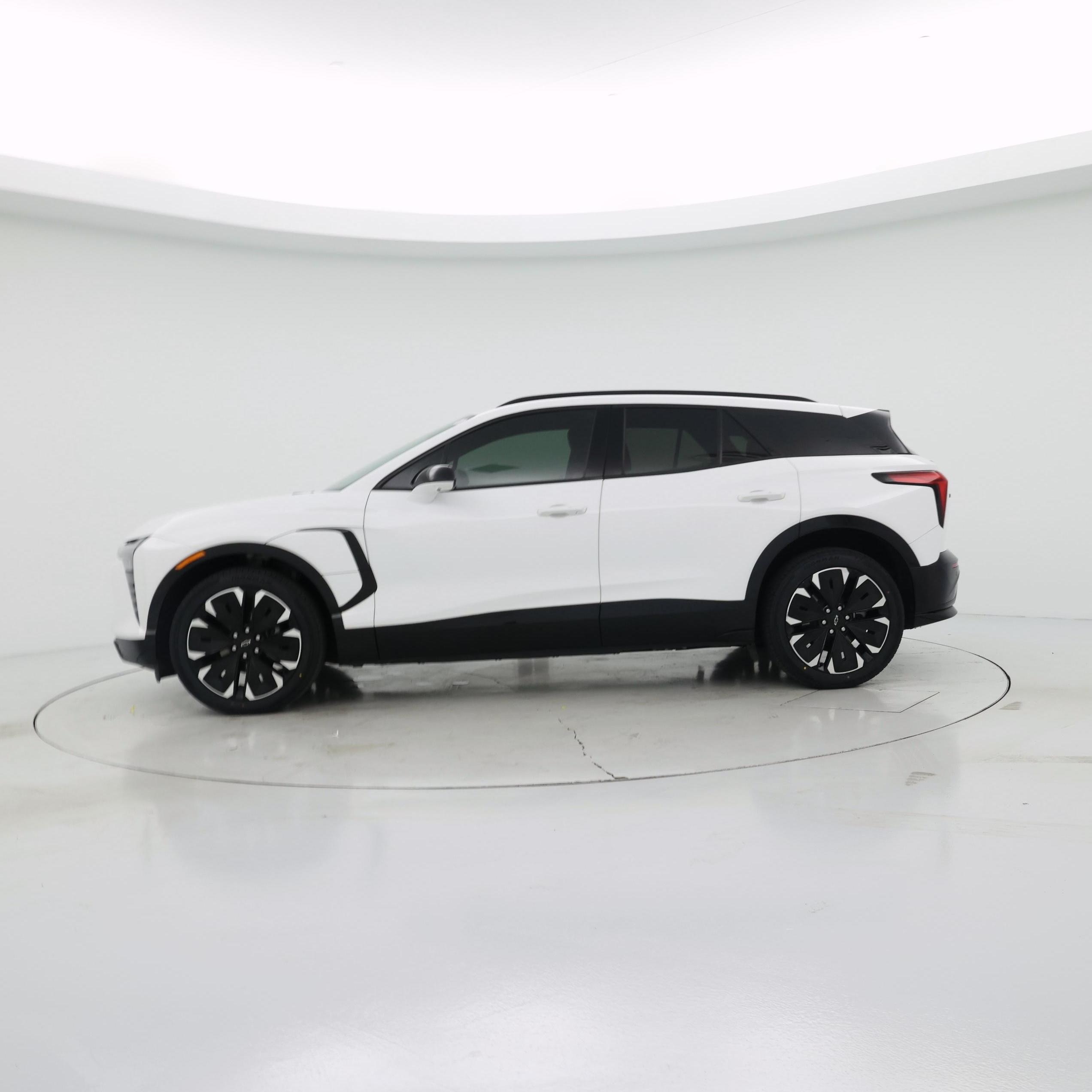 Thumbnail: 2024 Chevrolet Blazer EV - 3