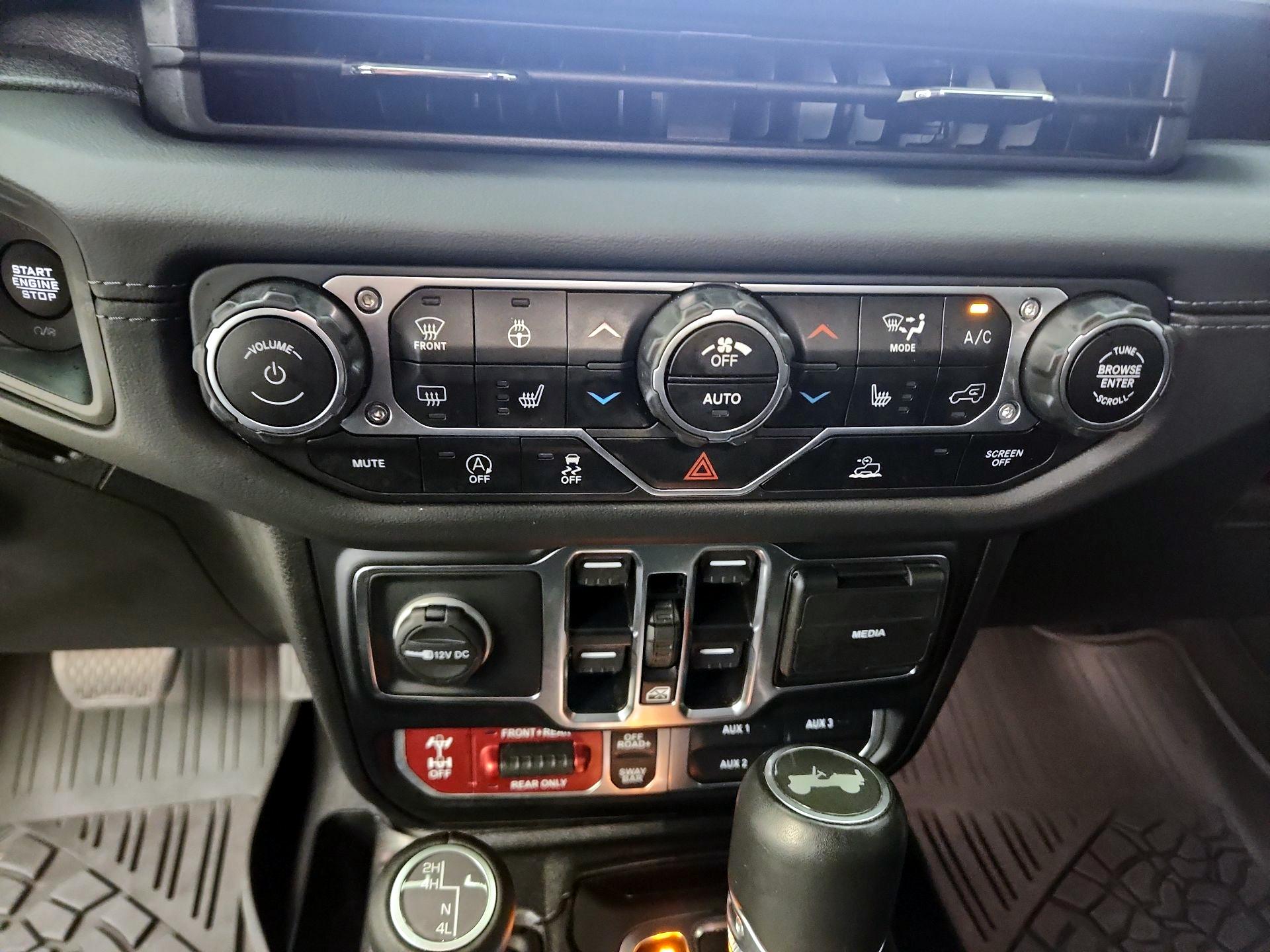 Thumbnail: 2024 Jeep Wrangler - 17