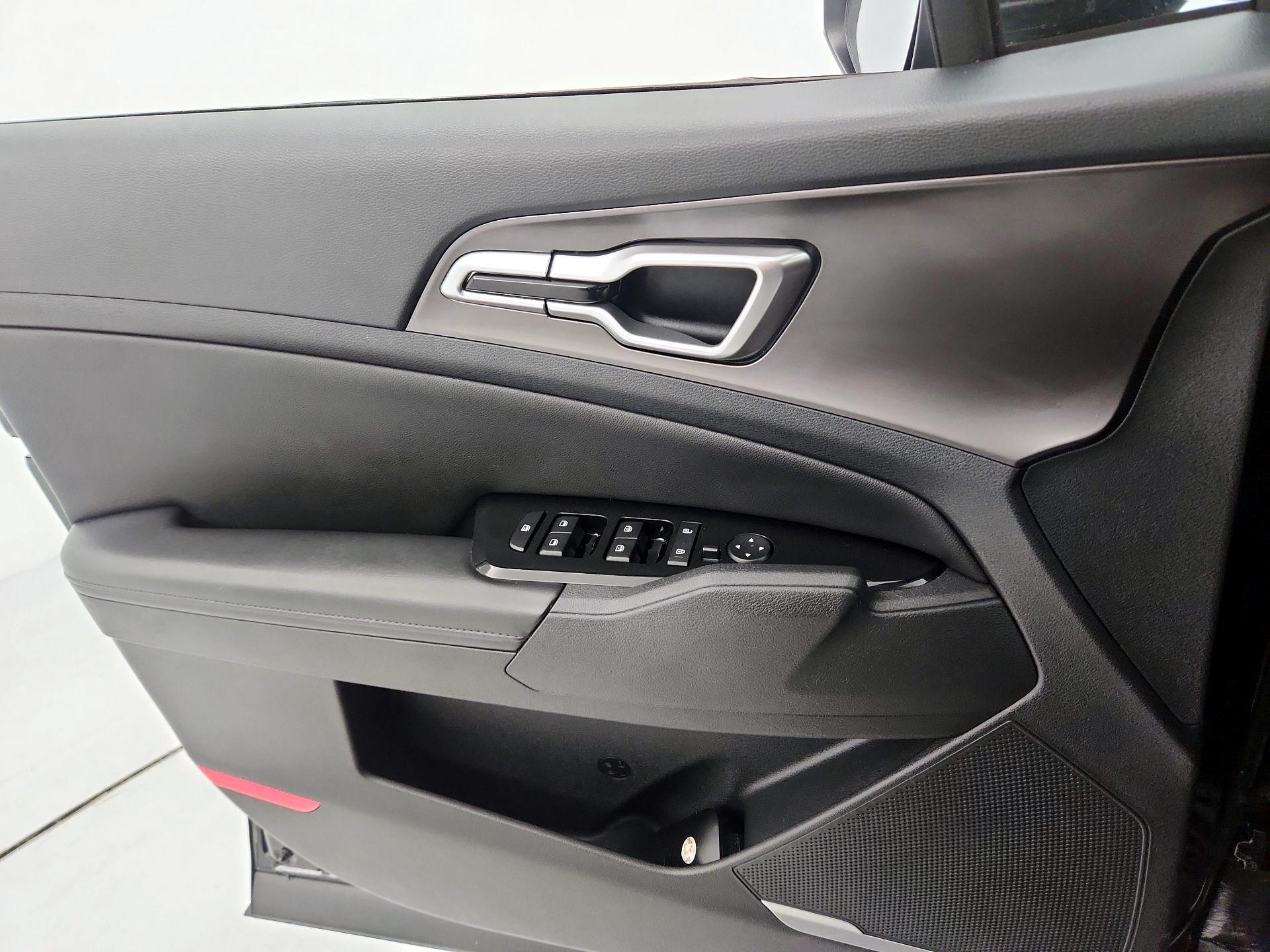 Thumbnail: 2023 Kia Sportage - 12