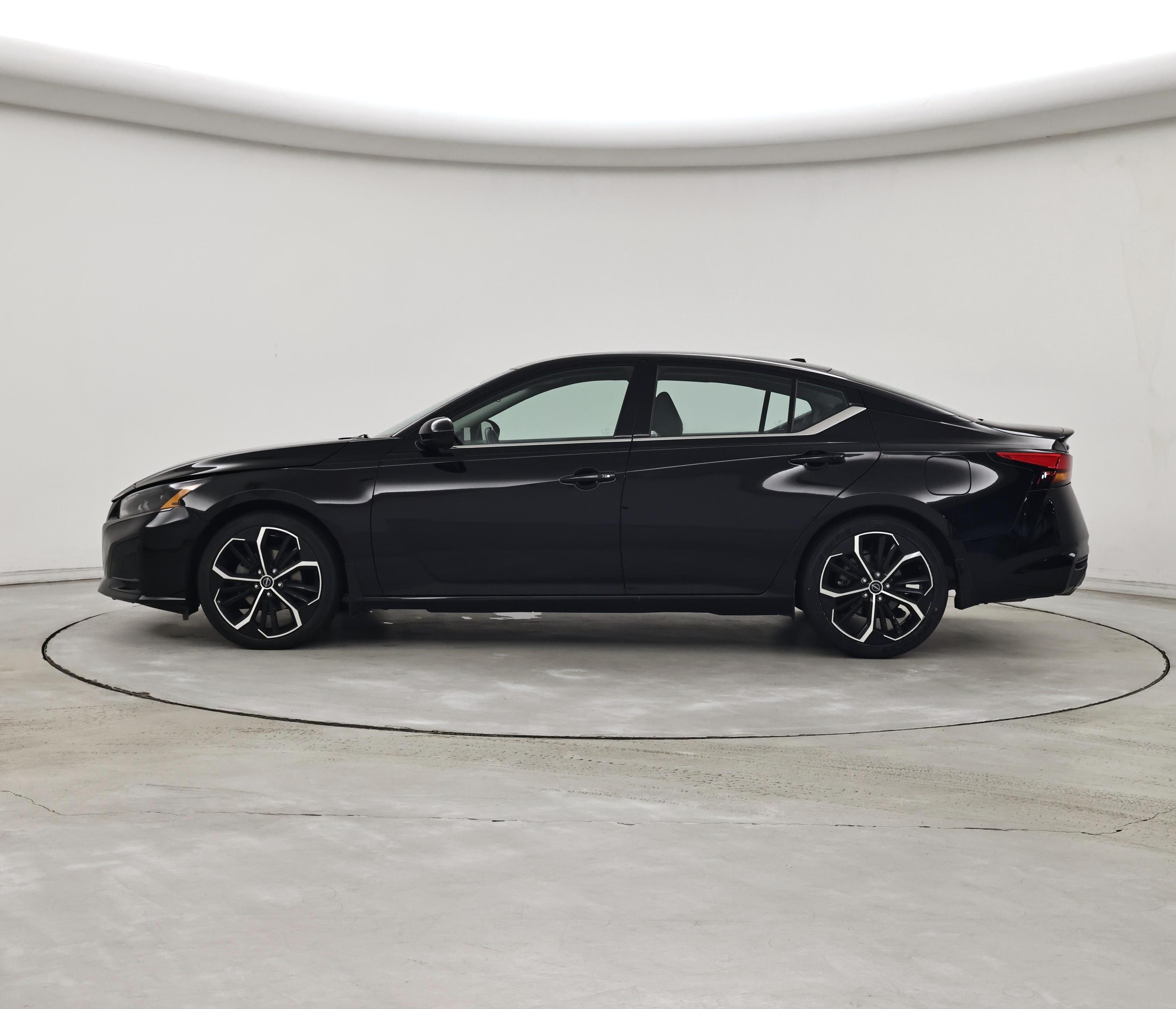 Thumbnail: 2023 Nissan Altima - 3