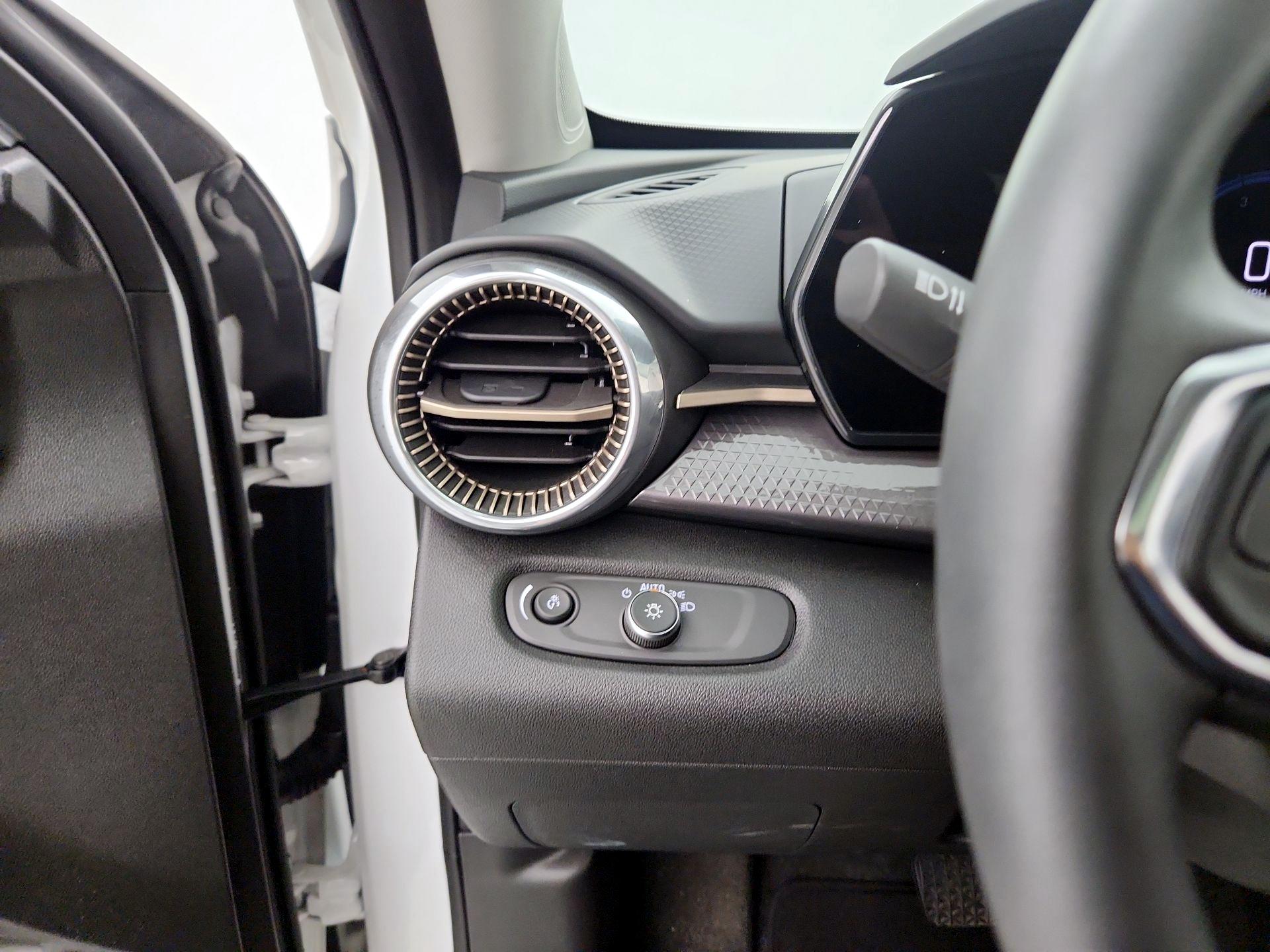 Thumbnail: 2024 Chevrolet Trax - 13