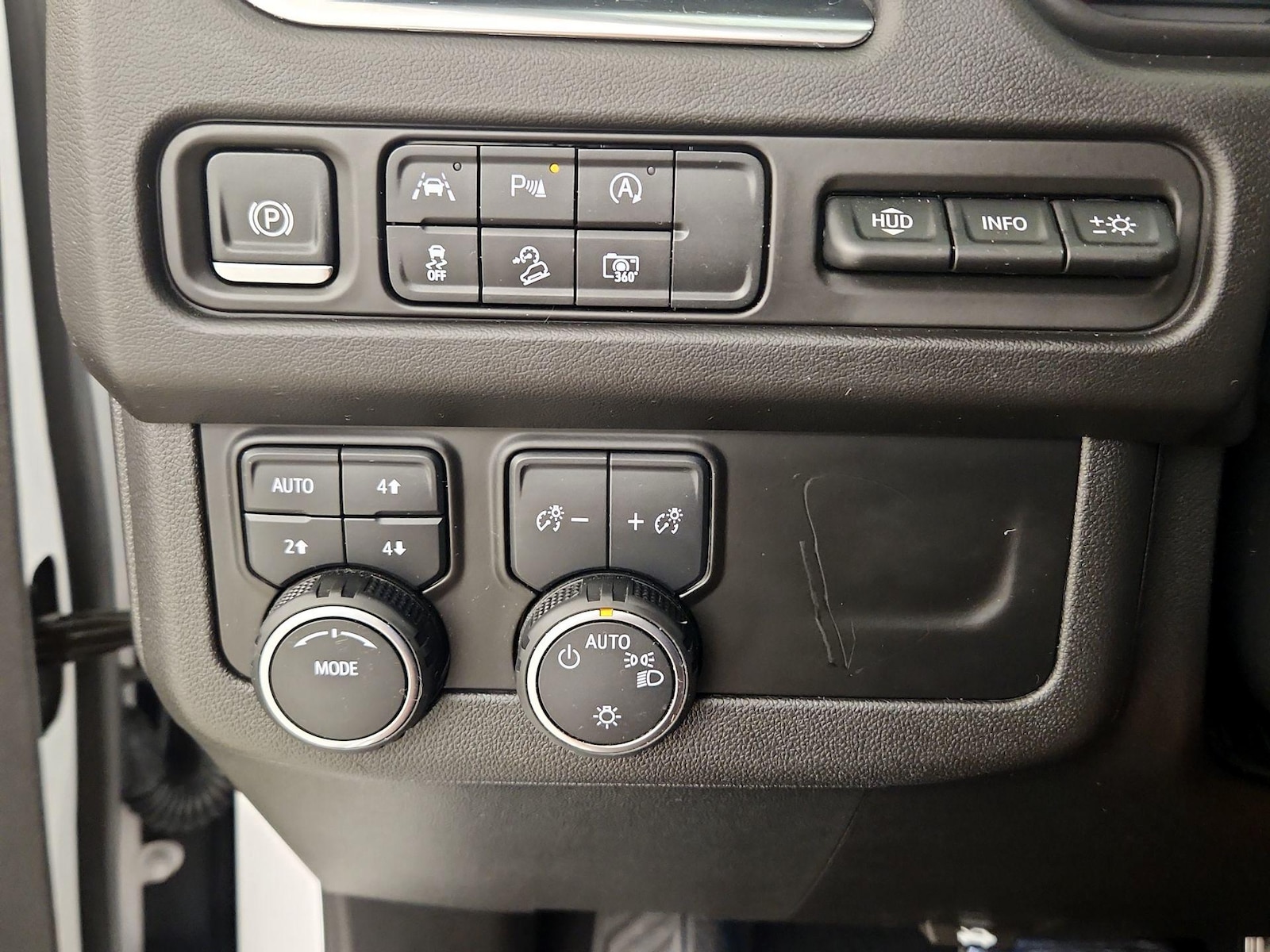 2024 Chevrolet Tahoe Premier - Photo 14