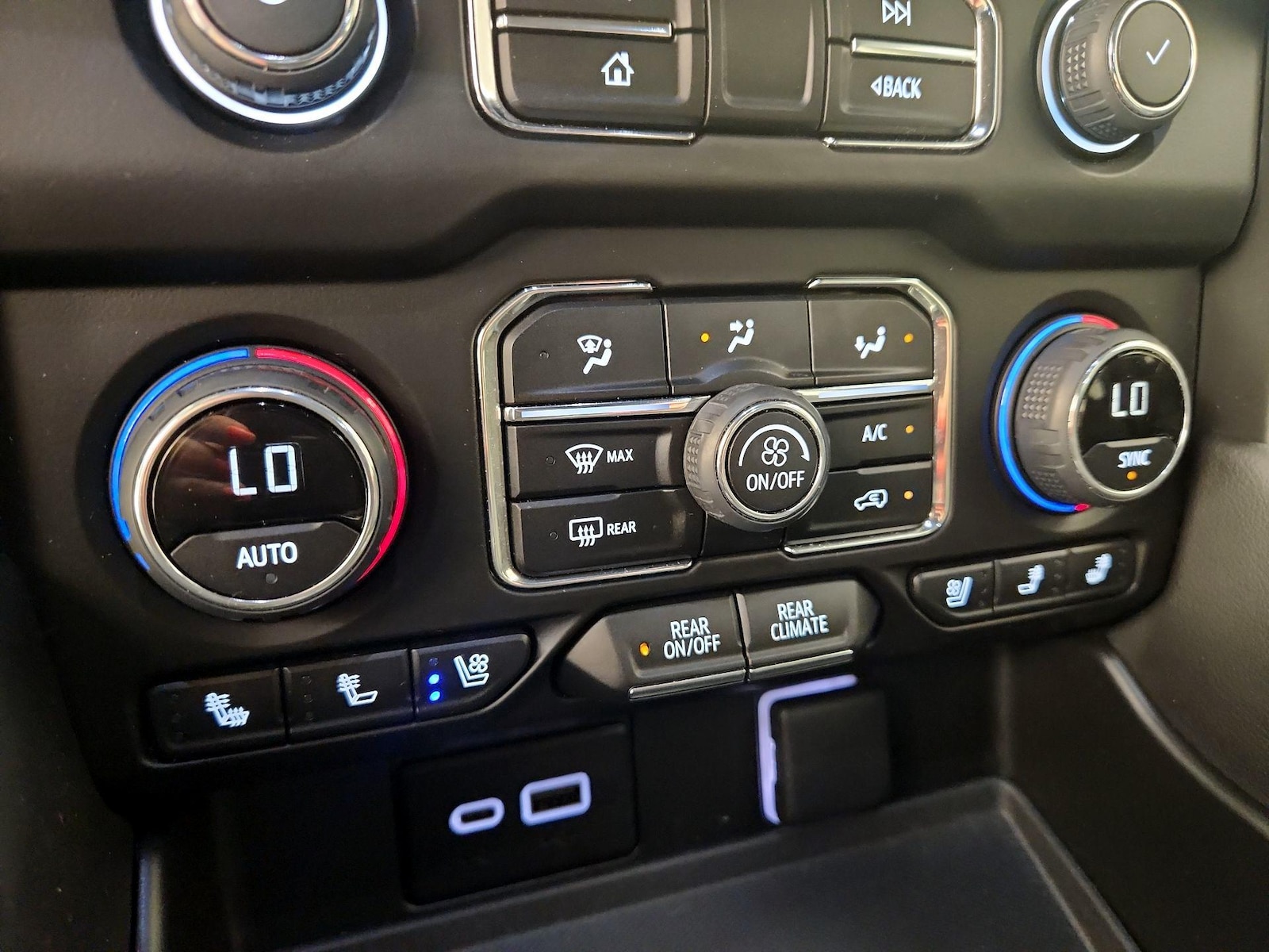 2024 Chevrolet Tahoe Premier - Photo 17