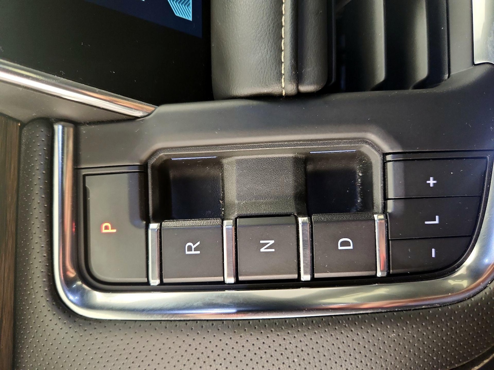 2024 Chevrolet Tahoe Premier - Photo 18