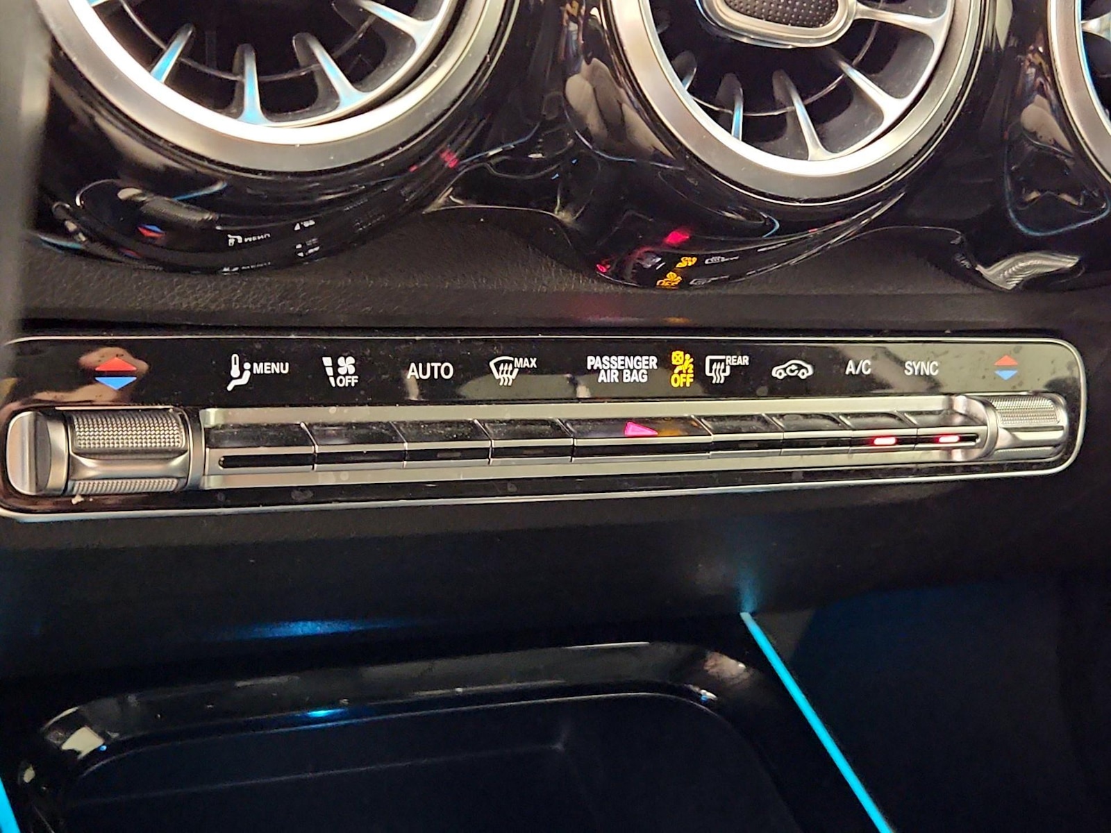 2021 Mercedes-Benz GLB Base - Photo 17