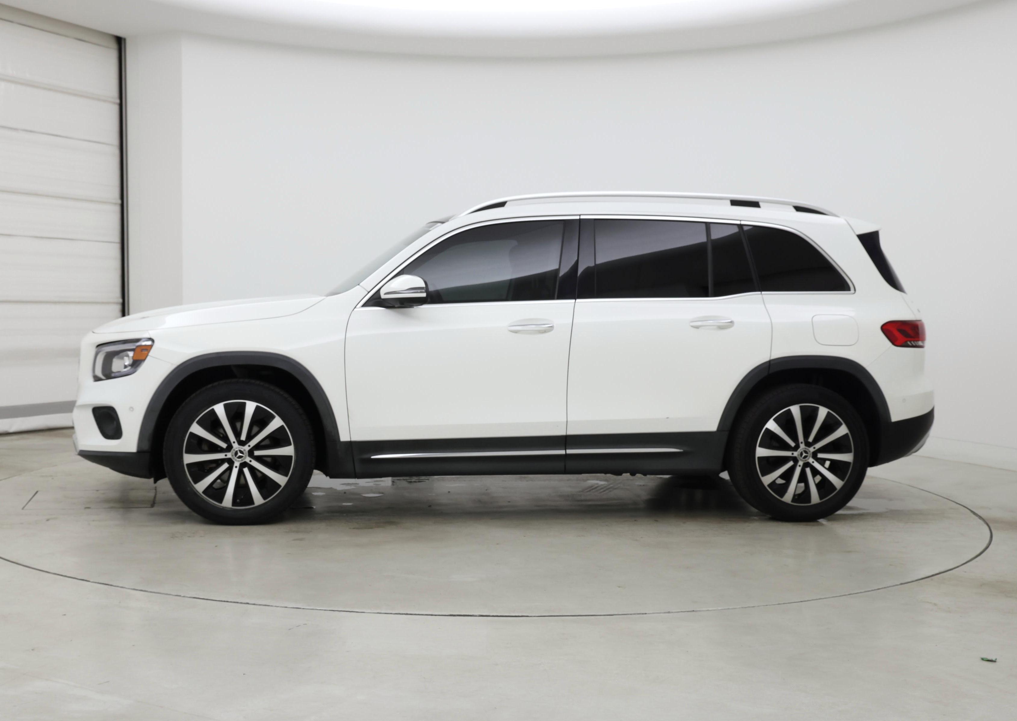 Thumbnail: 2021 Mercedes-Benz GLB - 3