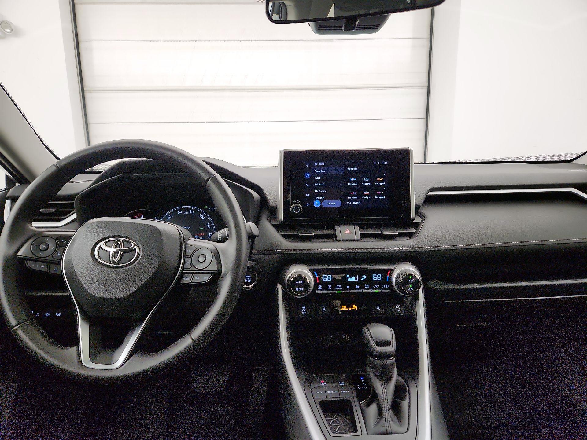 Thumbnail: 2025 Toyota RAV4 - 9