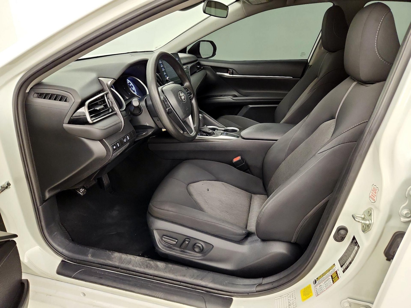 2024 Toyota Camry LE - Photo 12