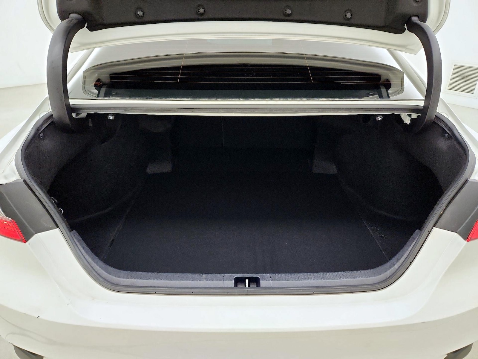 2024 Toyota Camry LE - Photo 21