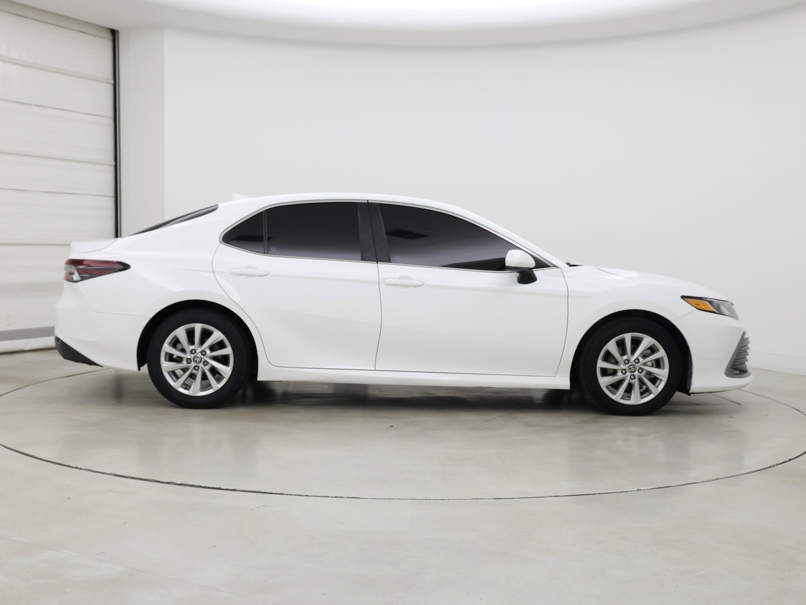 2024 Toyota Camry LE - Photo 8