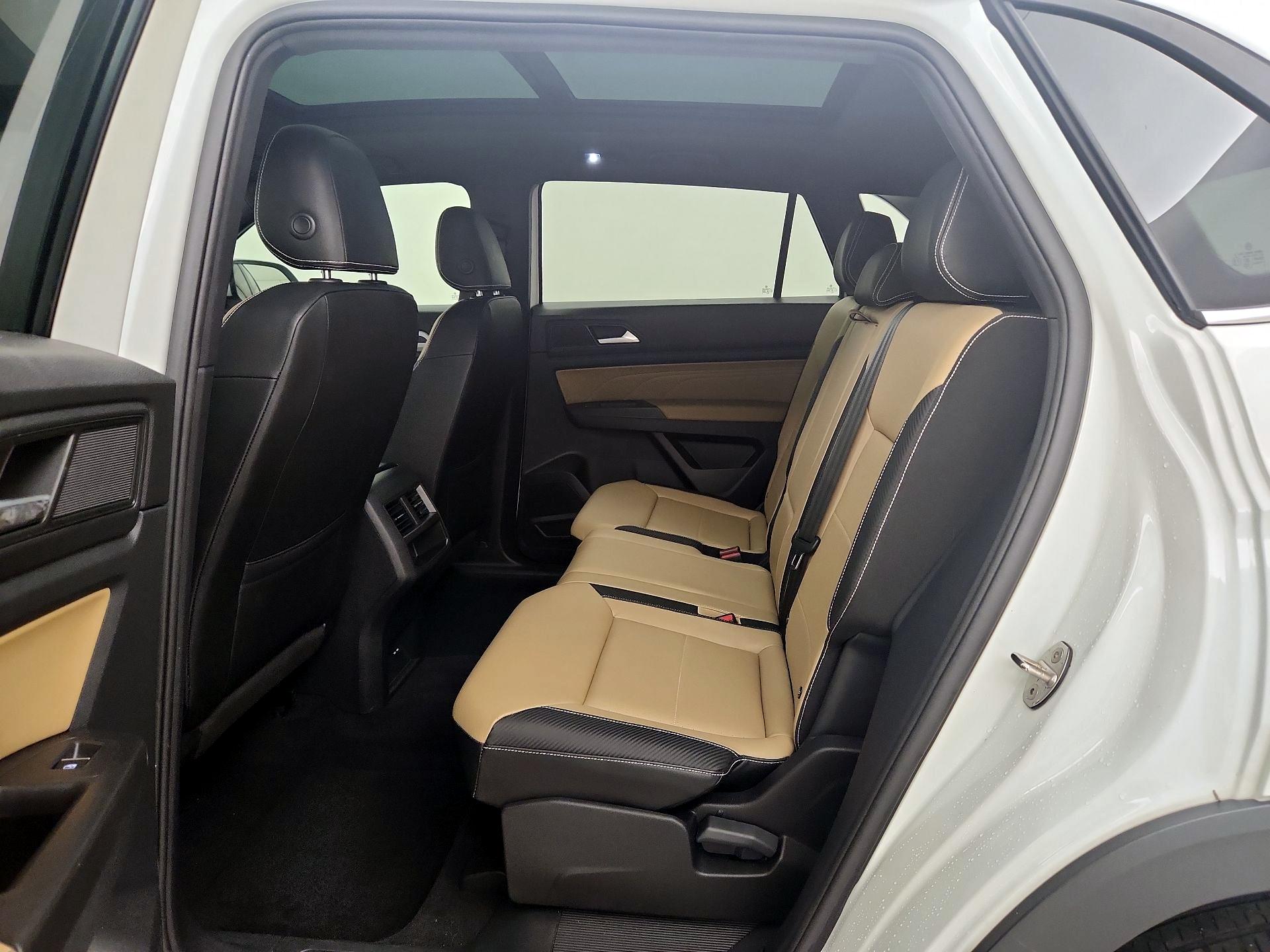 Thumbnail: 2023 Volkswagen Atlas - 20
