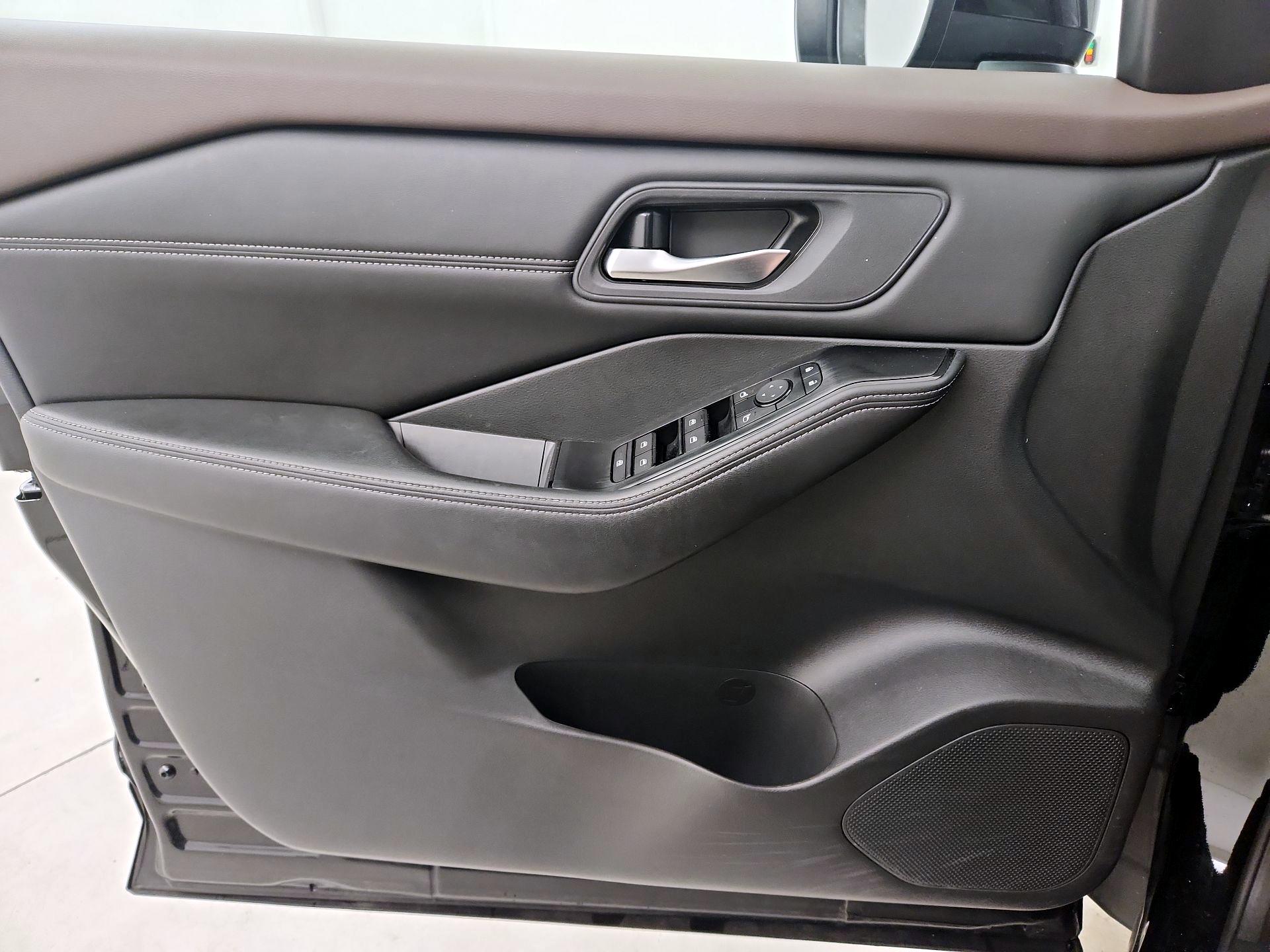 Thumbnail: 2023 Nissan Rogue - 12