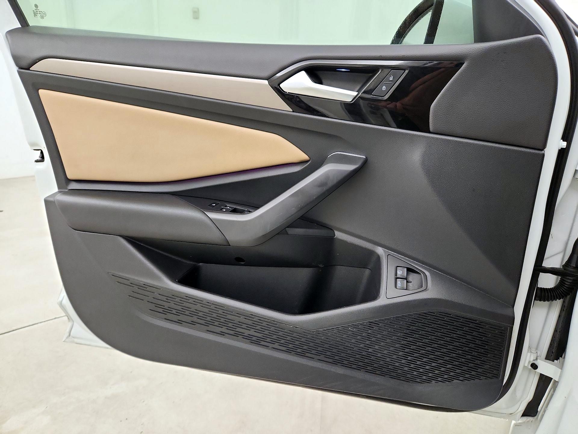Thumbnail: 2021 Volkswagen Jetta - 12