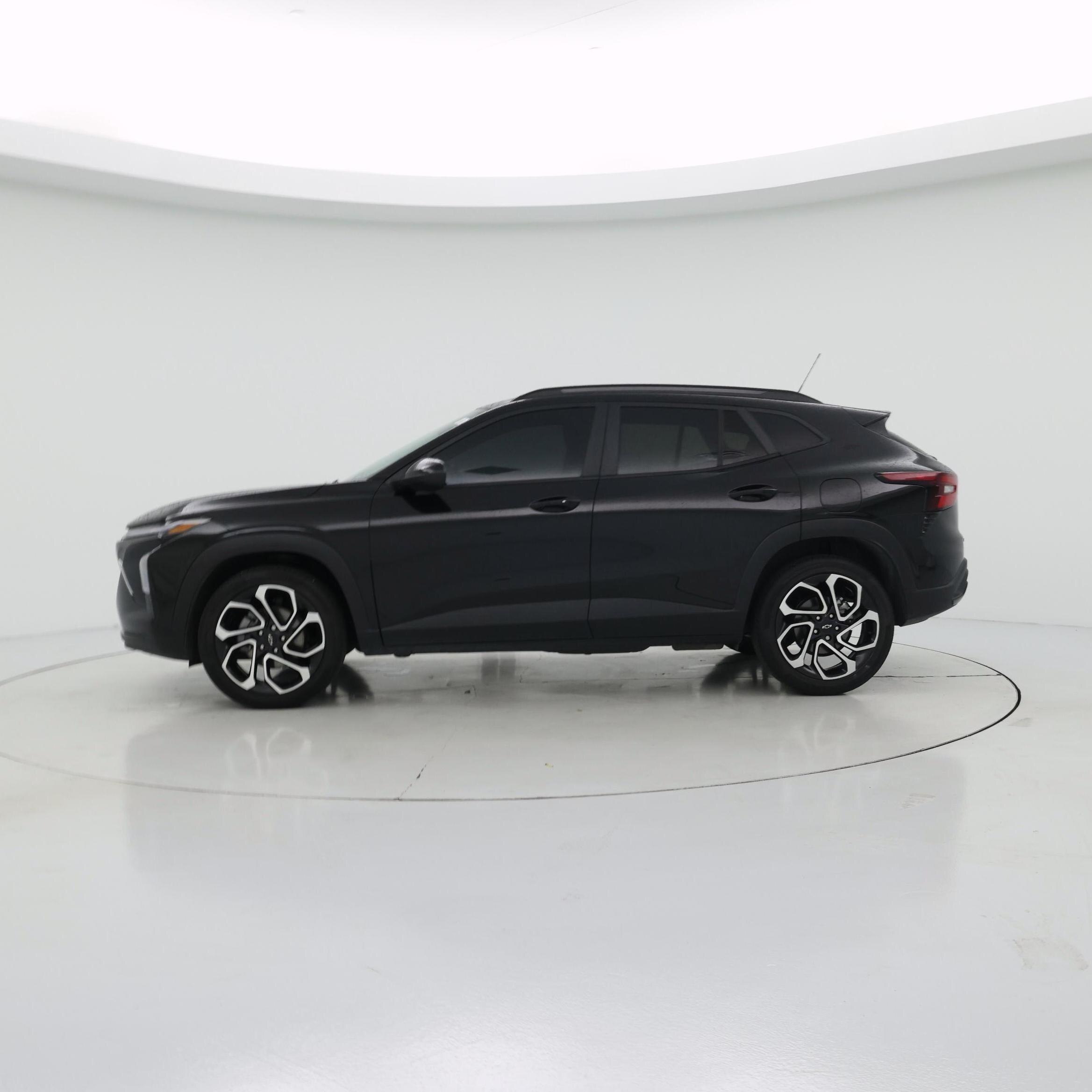 Thumbnail: 2025 Chevrolet Trax - 3