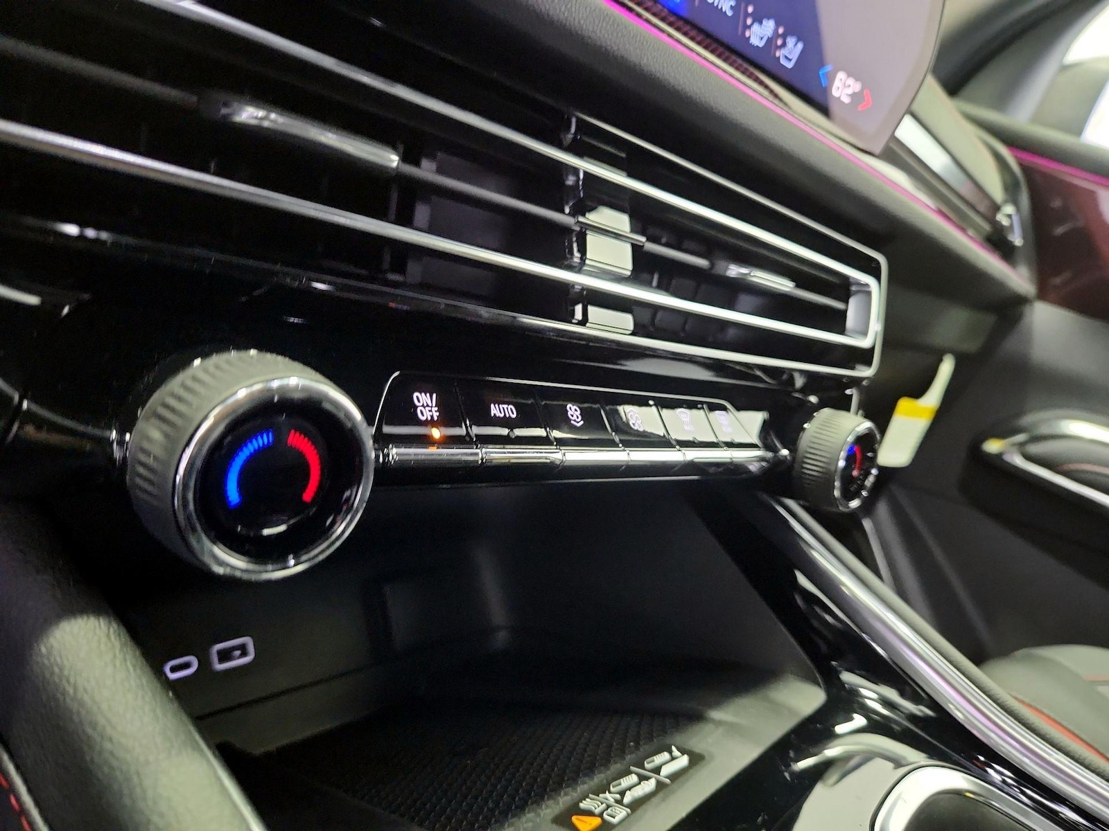 2026 Chevrolet Traverse RS - Photo 17