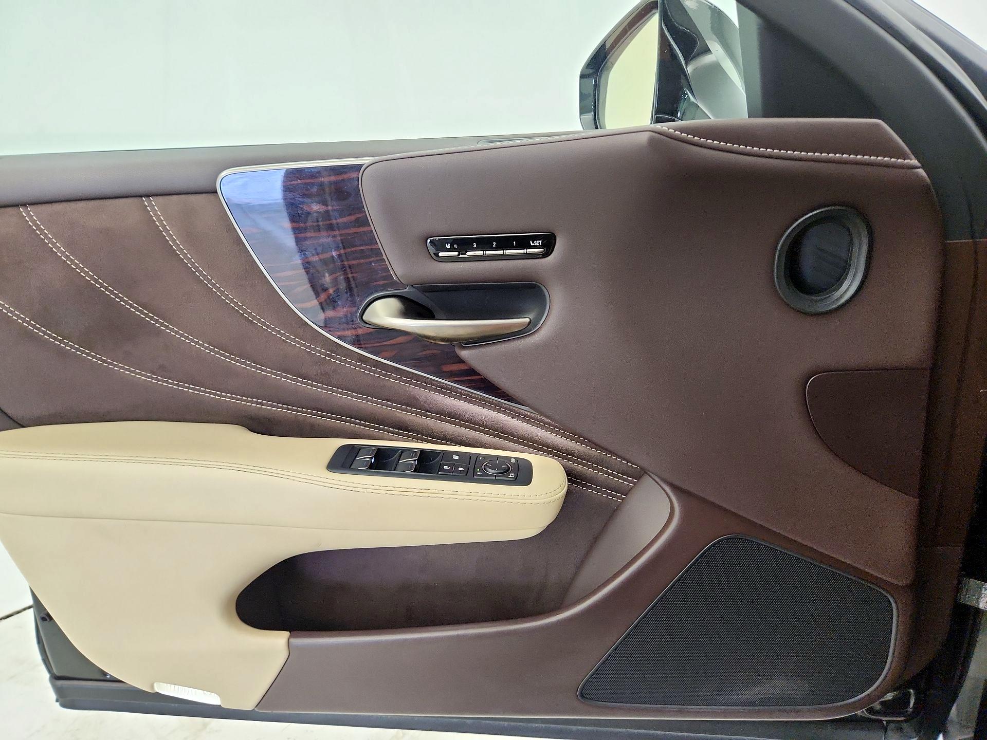 Thumbnail: 2019 Lexus LS - 12