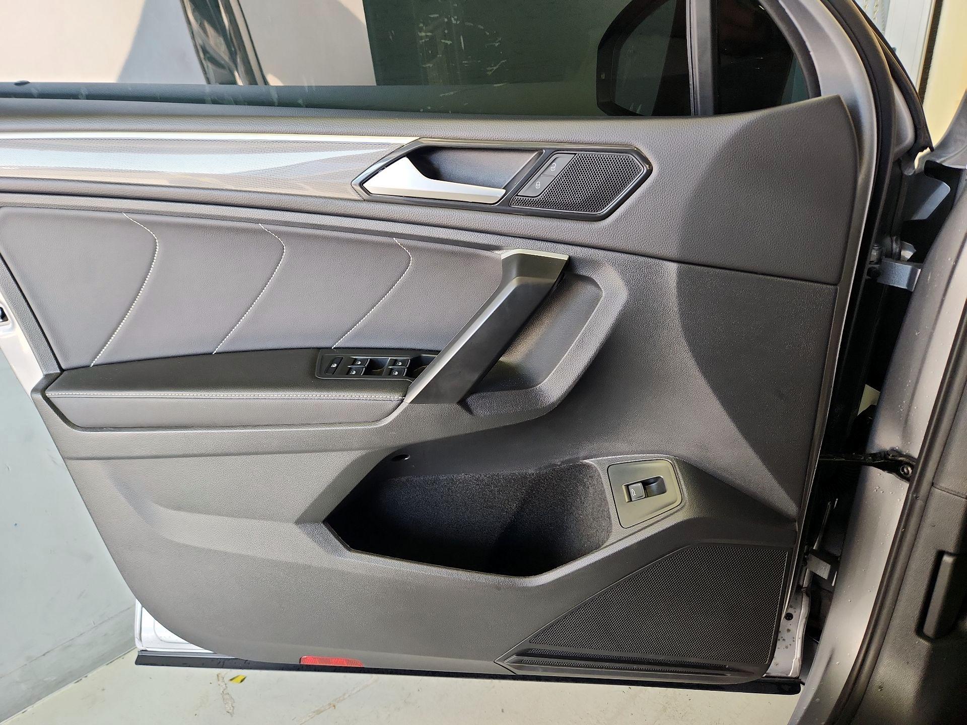 Thumbnail: 2024 Volkswagen Tiguan - 12