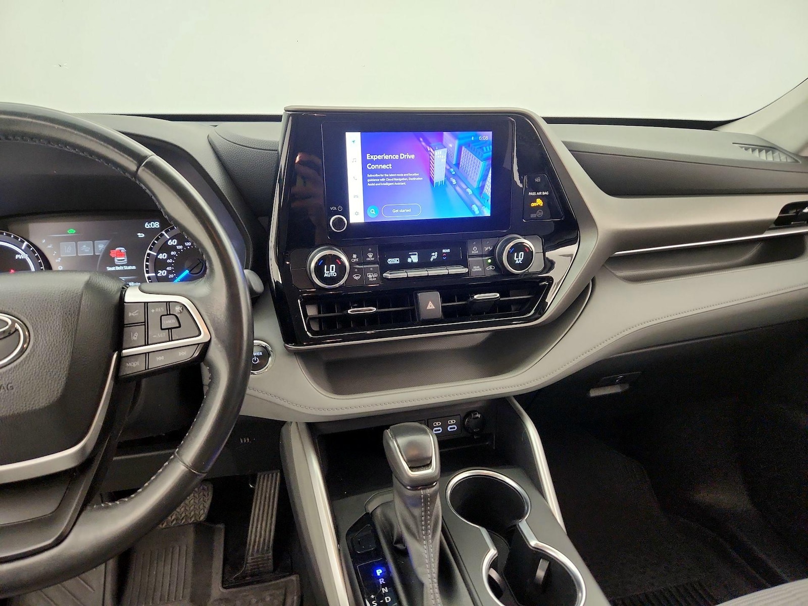 2023 Toyota Highlander LE - Photo 10