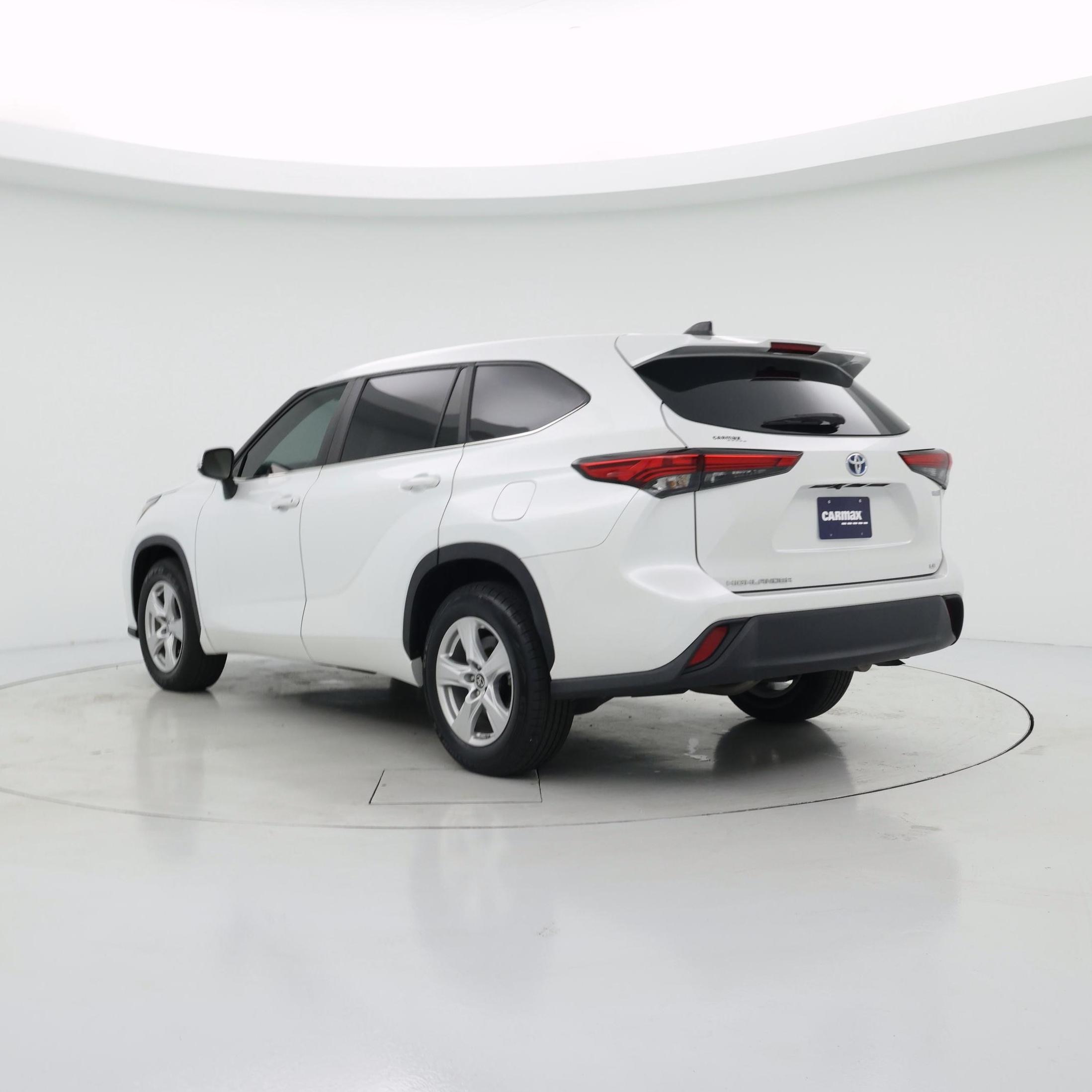 Thumbnail: 2023 Toyota Highlander - 2