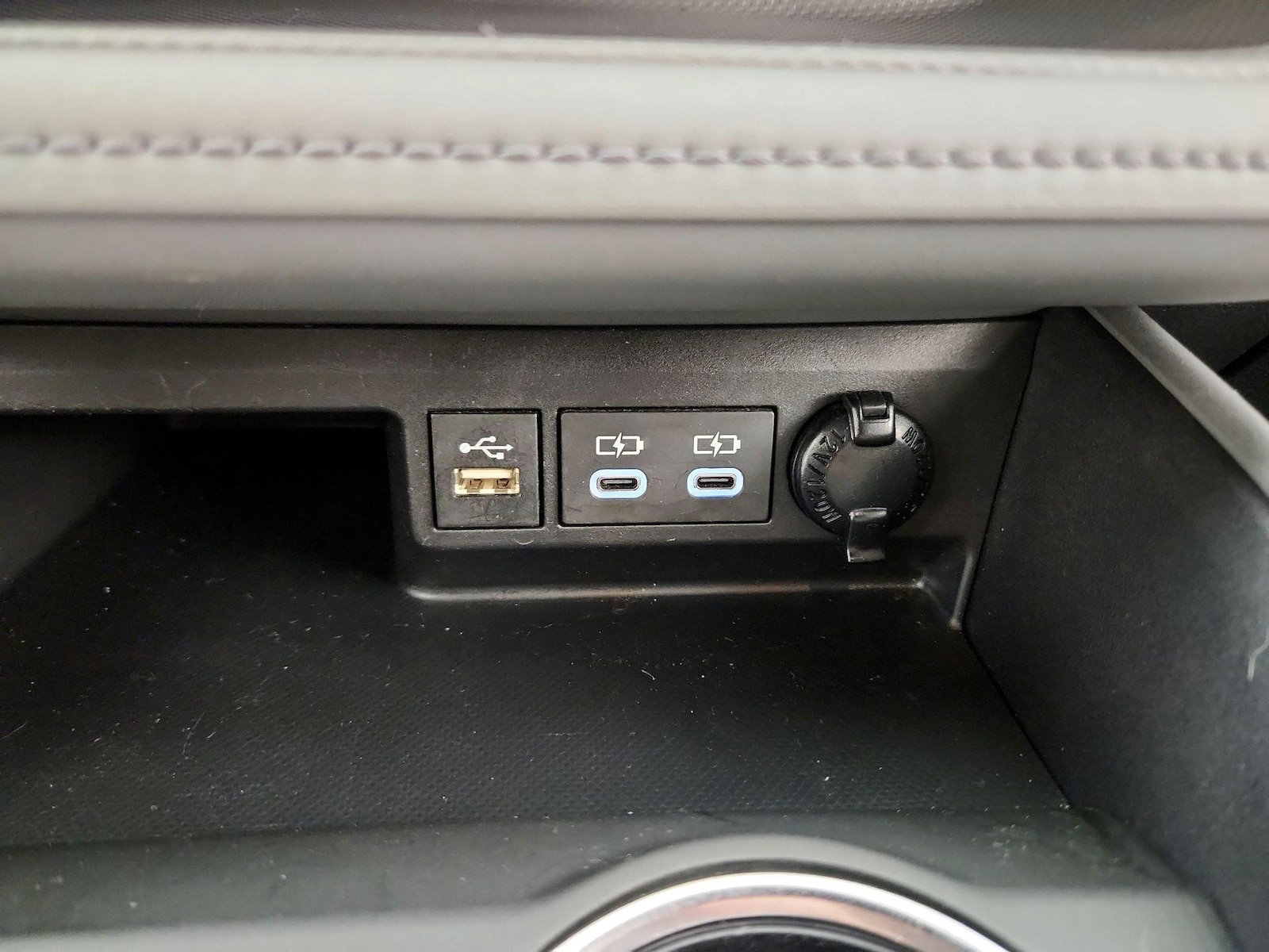 2023 Toyota Highlander LE - Photo 20