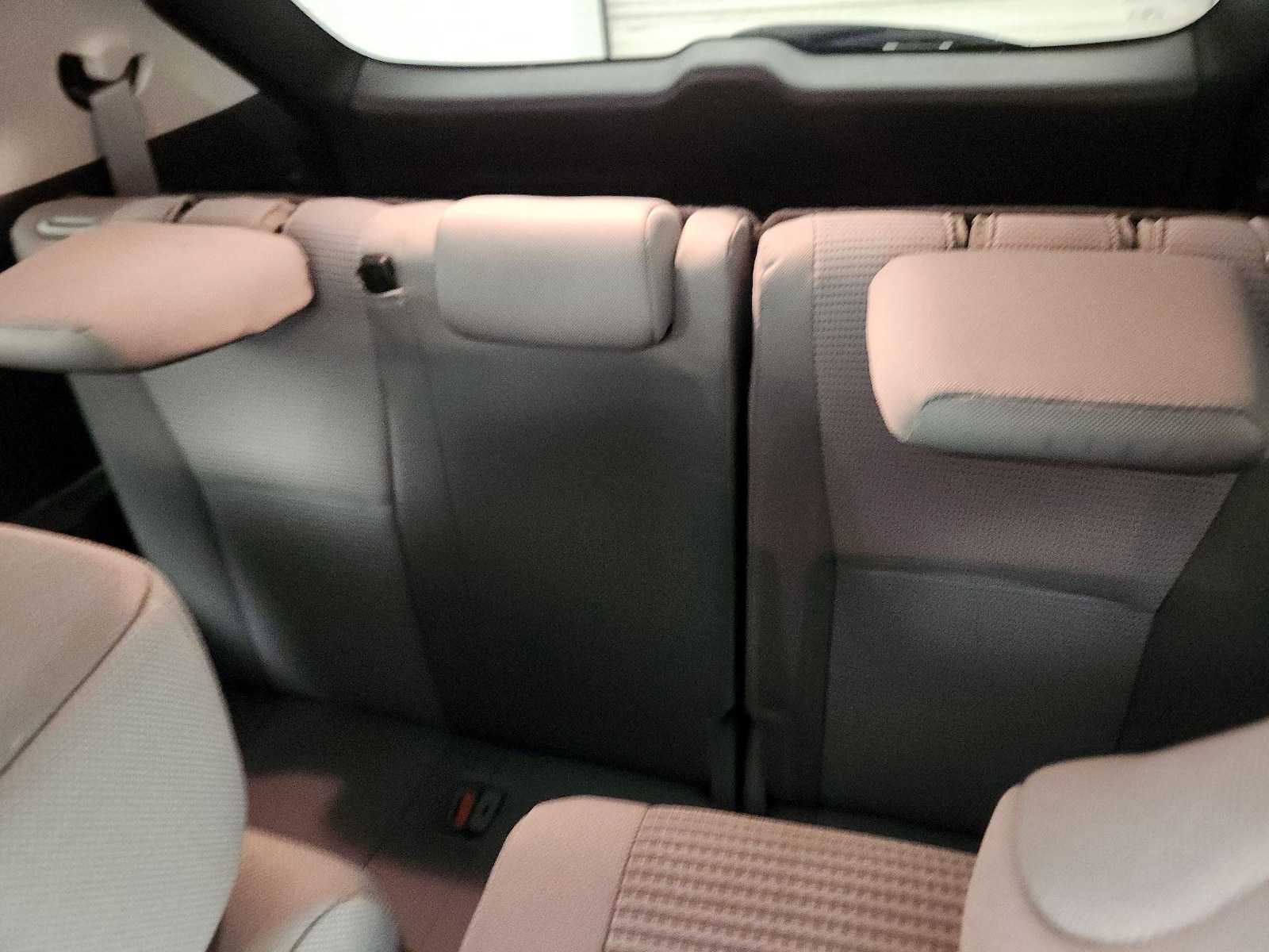 2023 Toyota Highlander LE - Photo 22