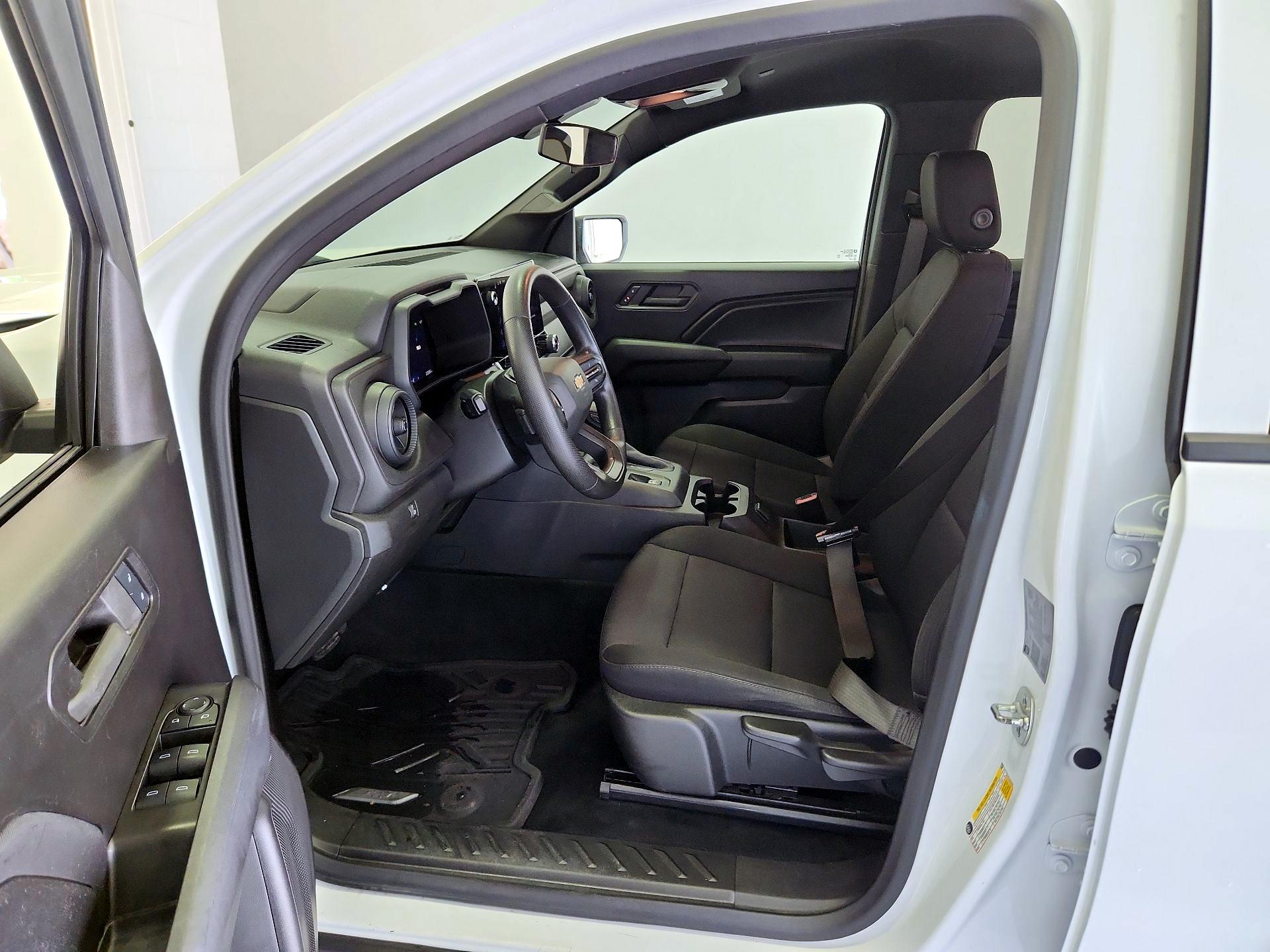 Thumbnail: 2024 Chevrolet Colorado - 11