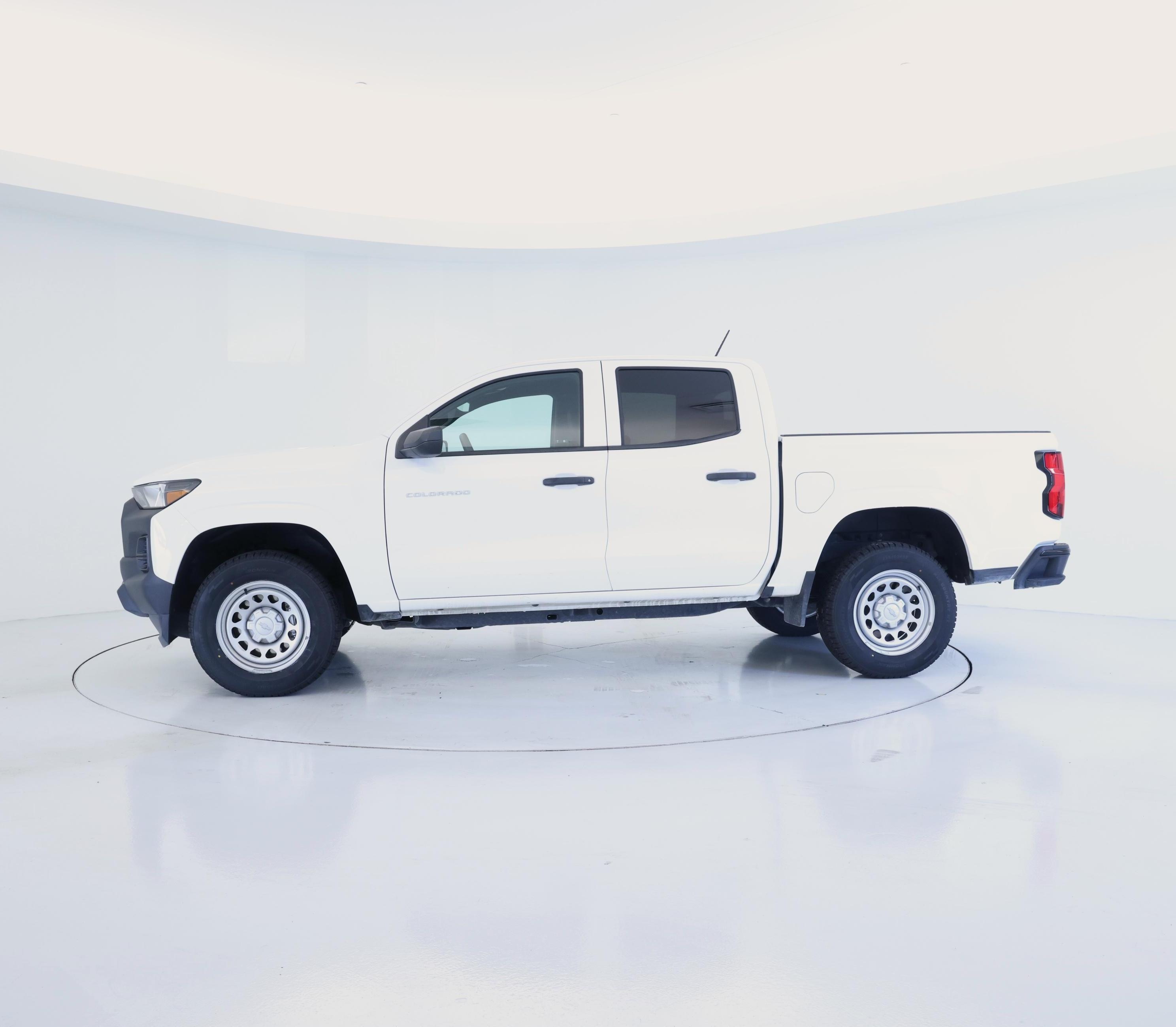 Thumbnail: 2024 Chevrolet Colorado - 3