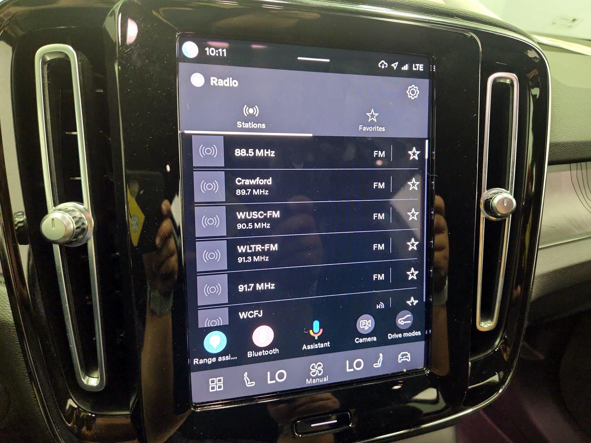 Thumbnail: 2023 Volvo XC40 - 16