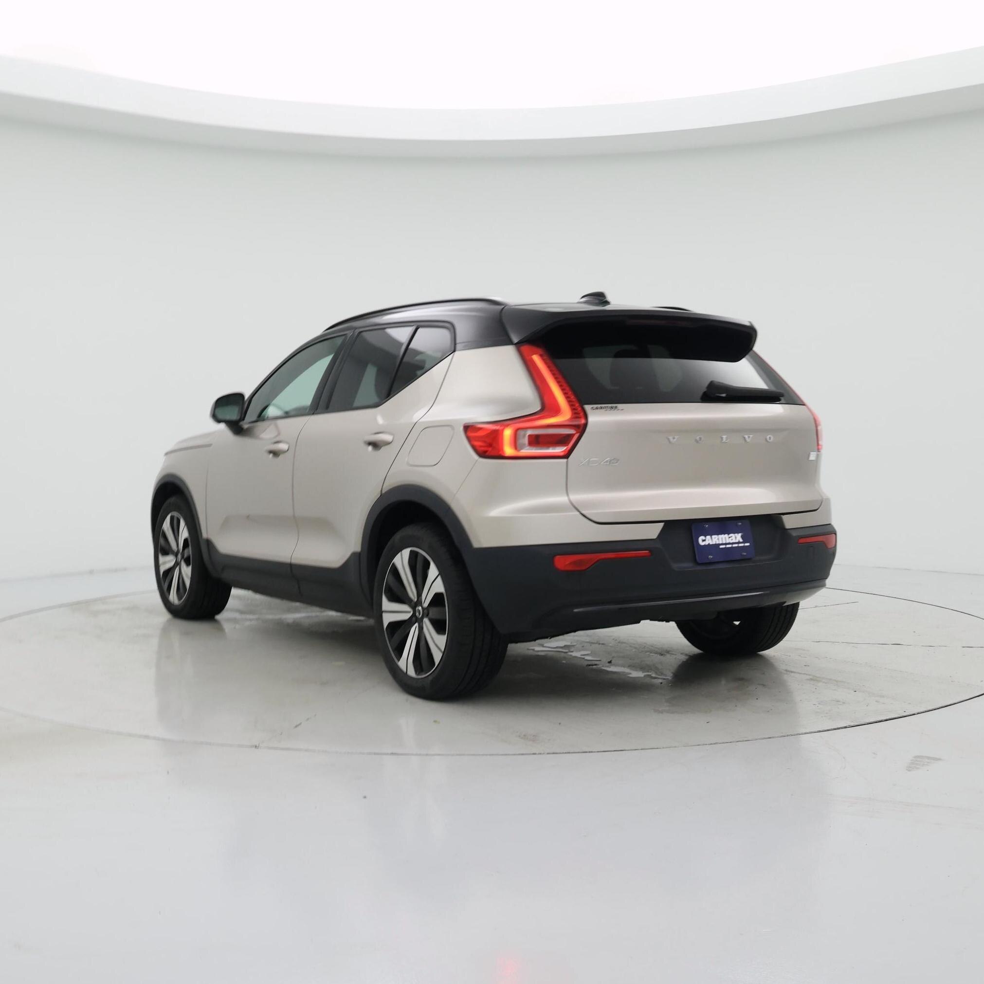 Thumbnail: 2023 Volvo XC40 - 2