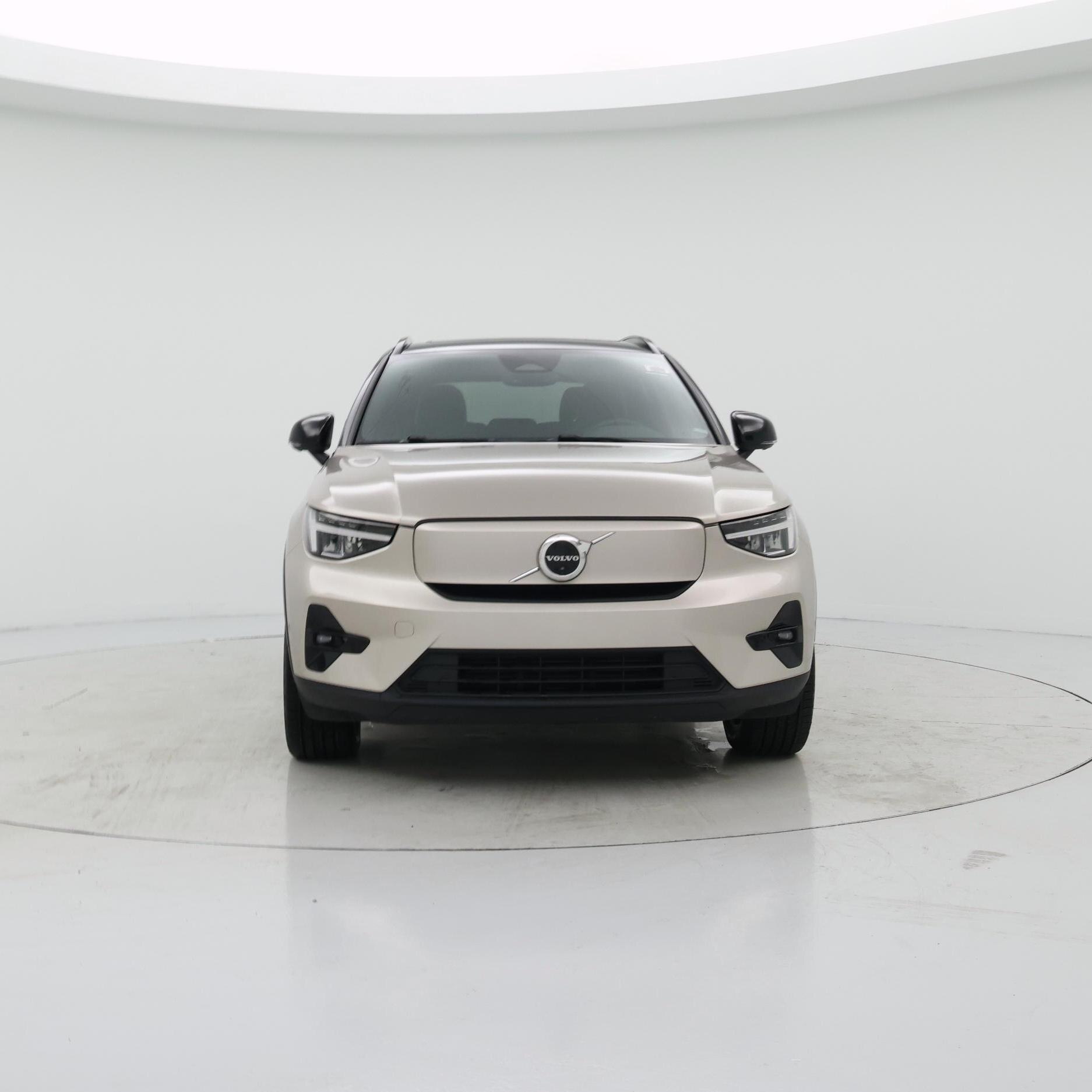 Thumbnail: 2023 Volvo XC40 - 5