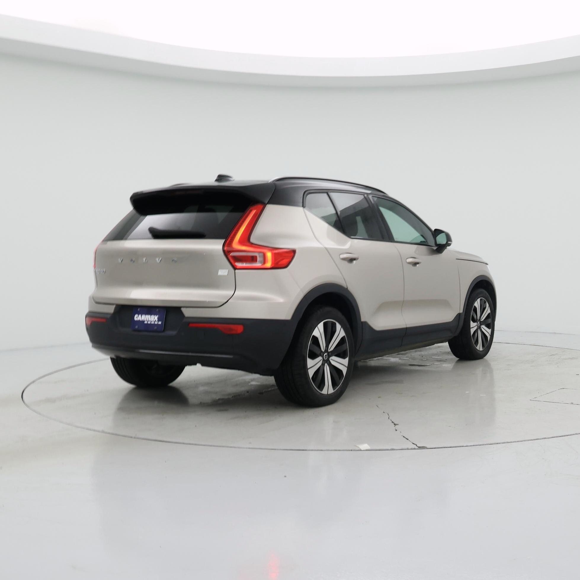 Thumbnail: 2023 Volvo XC40 - 8