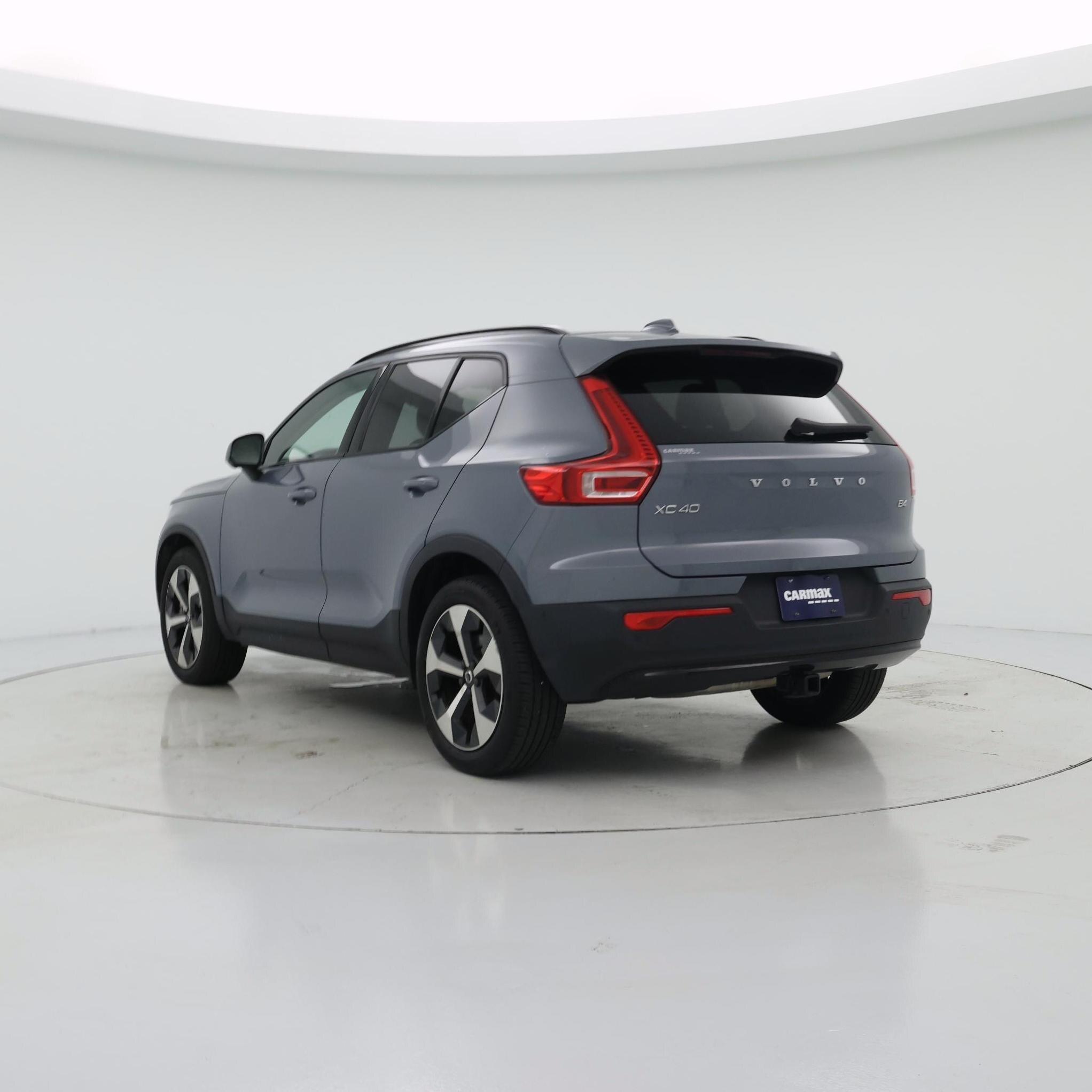 Thumbnail: 2023 Volvo XC40 - 2
